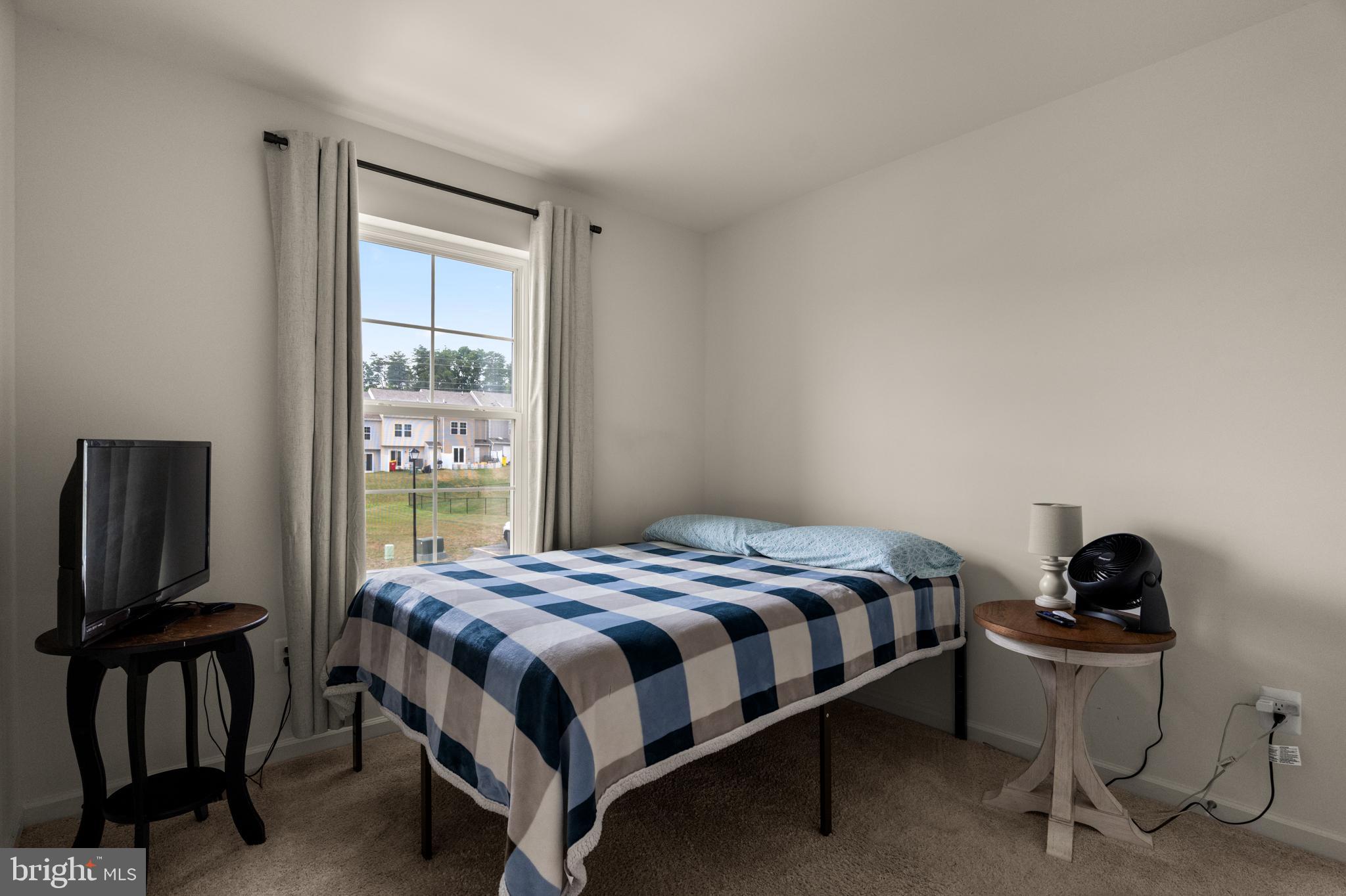 WHISPERING PINES - Residential