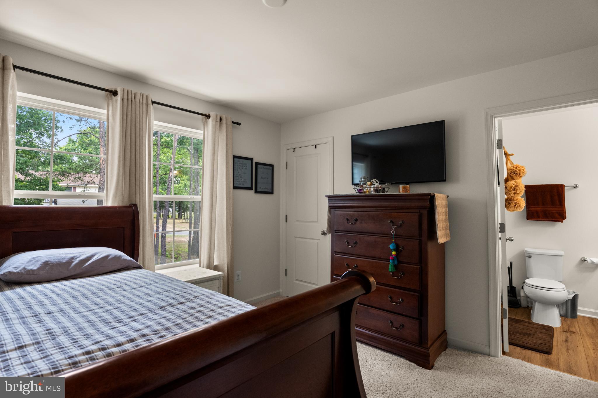 WHISPERING PINES - Residential