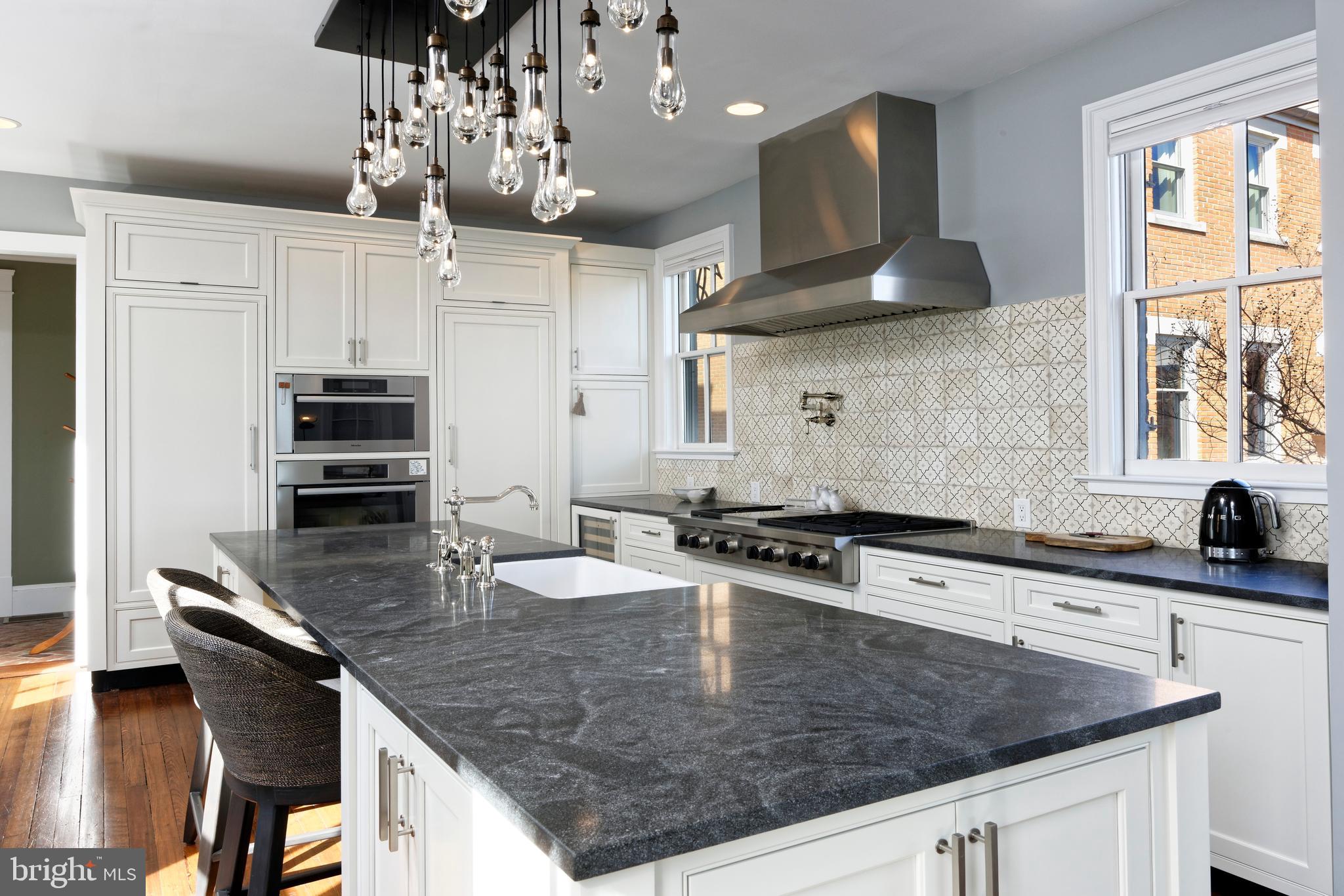 OLD TOWN ALEXANDRIA - Residential