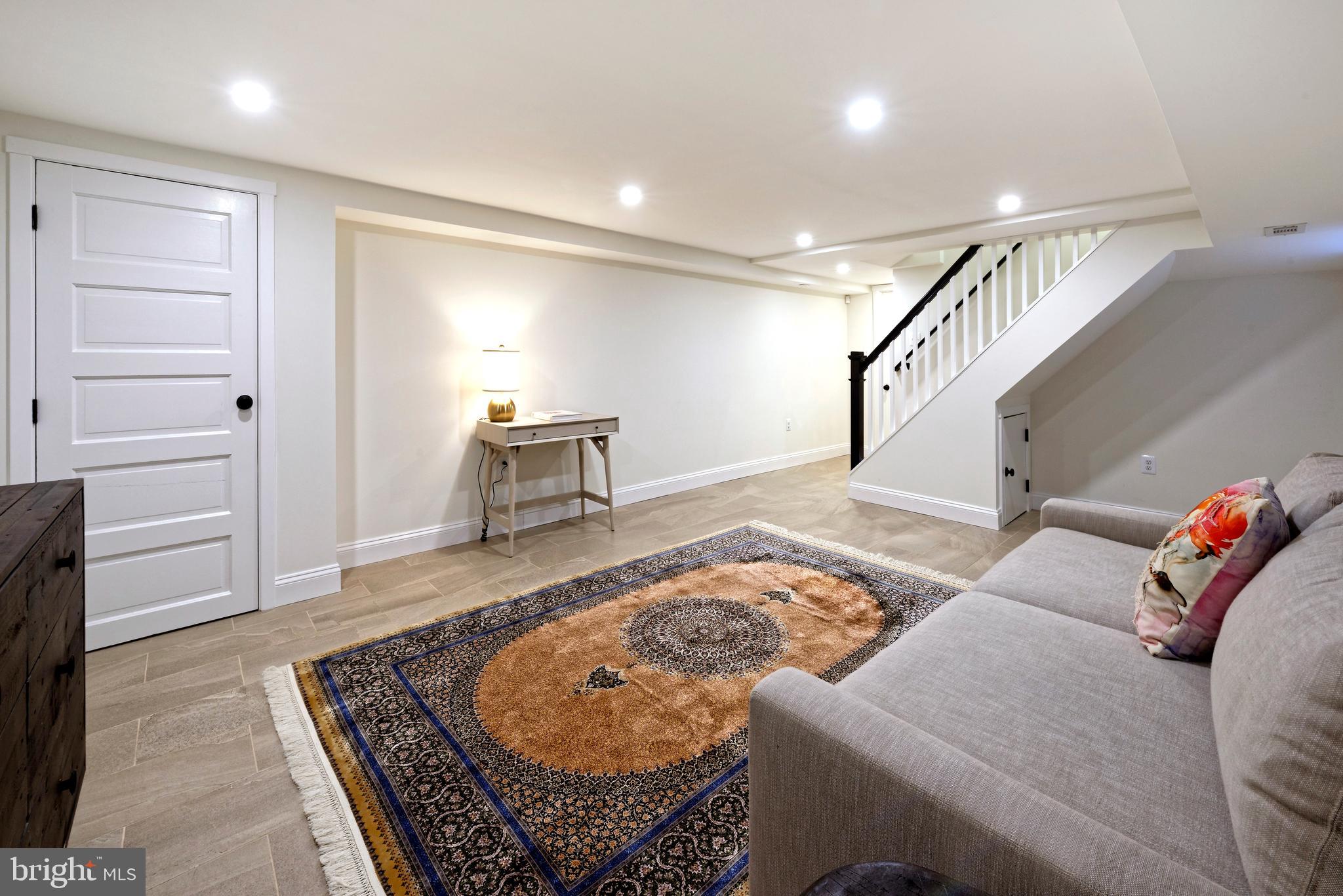 OLD TOWN ALEXANDRIA - Residential