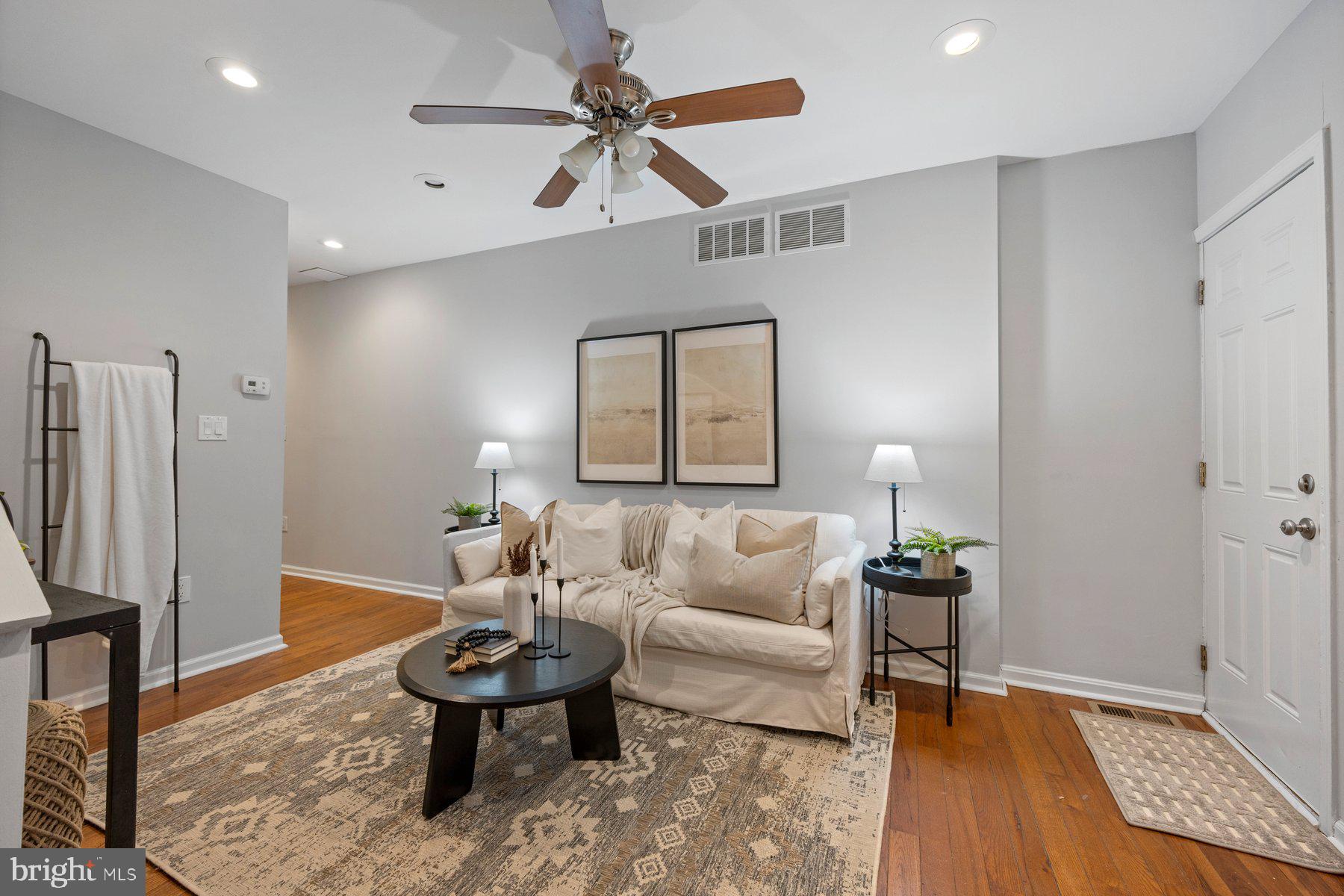 HIGHLANDTOWN - Residential