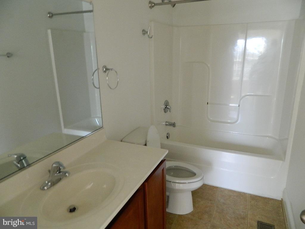 WILLOWGATE - Residential Lease