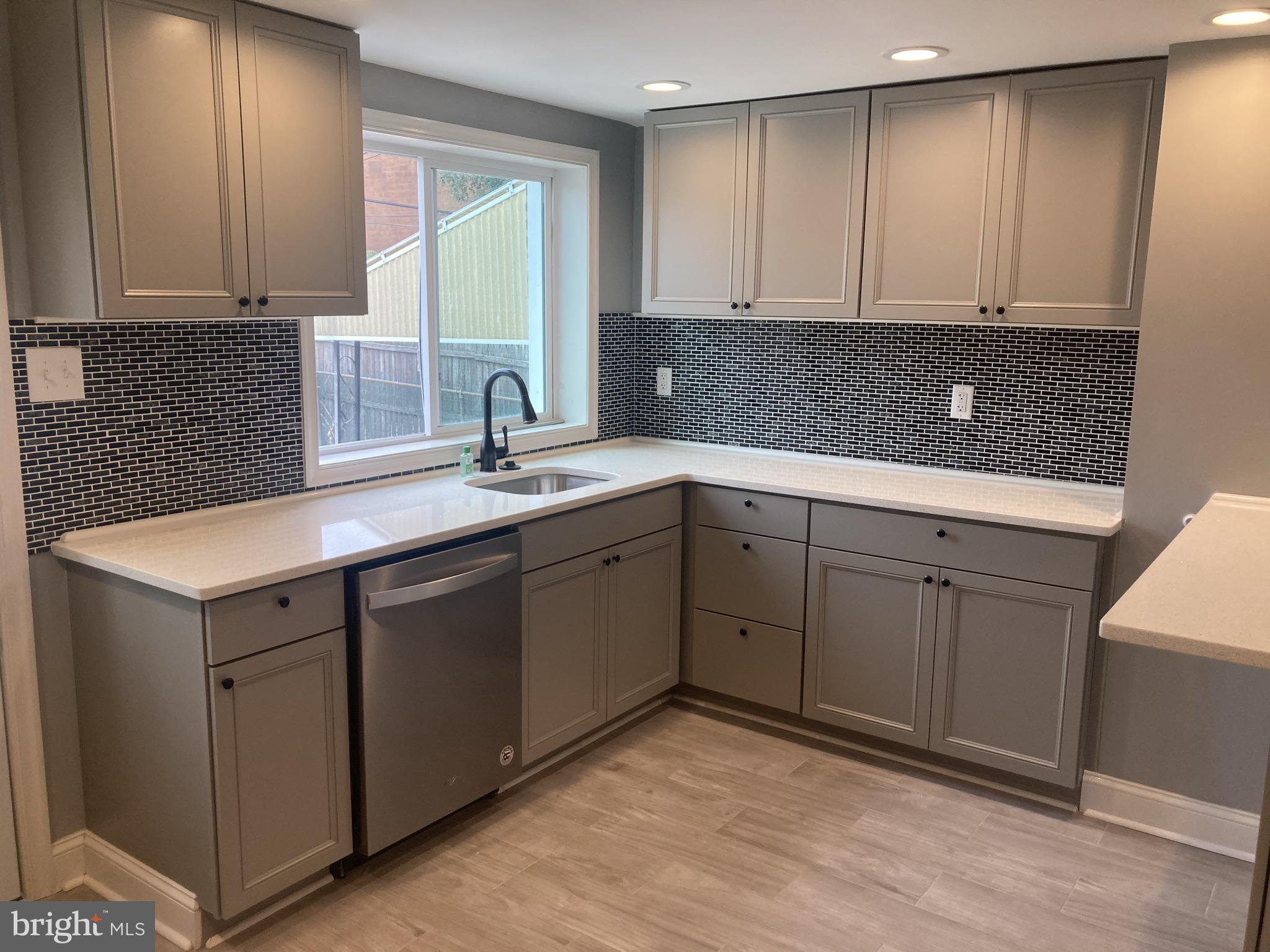 PORT RICHMOND - Residential