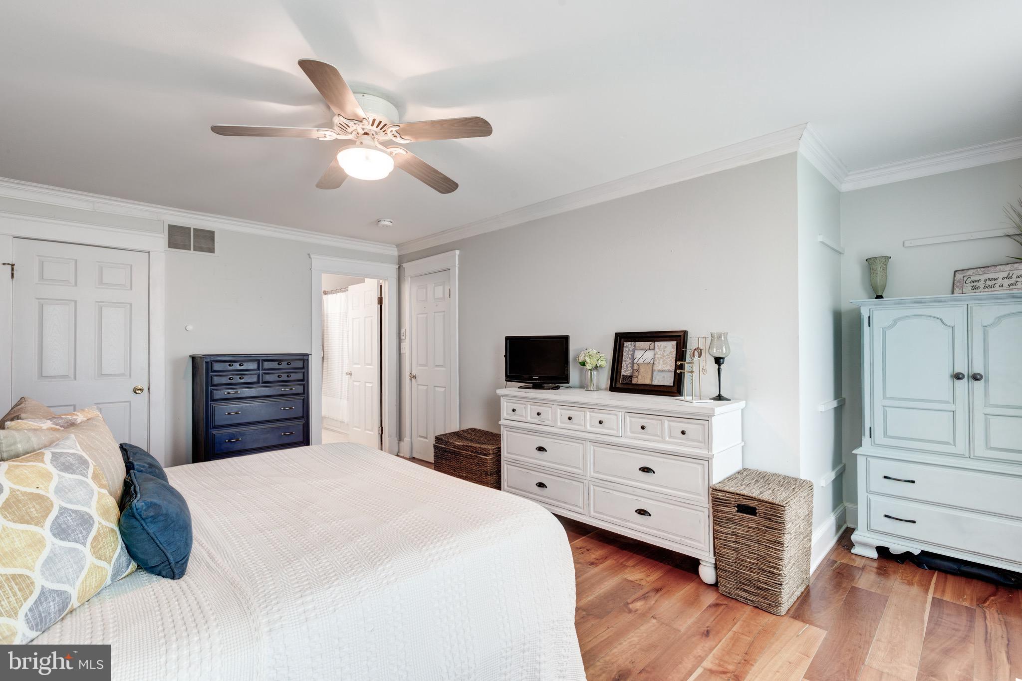 VILLAGE GREEN ESTATES - Residential