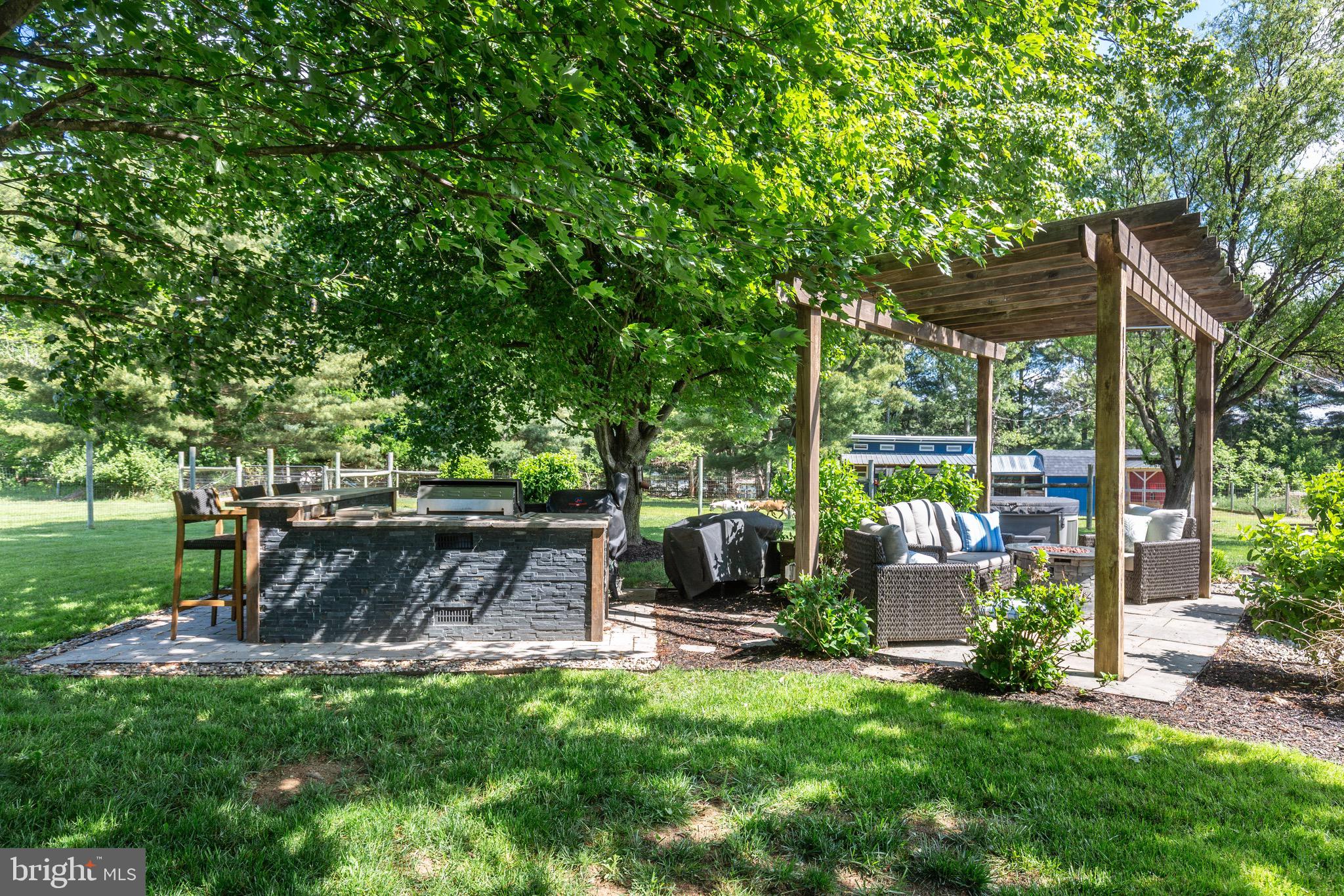 VILLAGE GREEN ESTATES - Residential