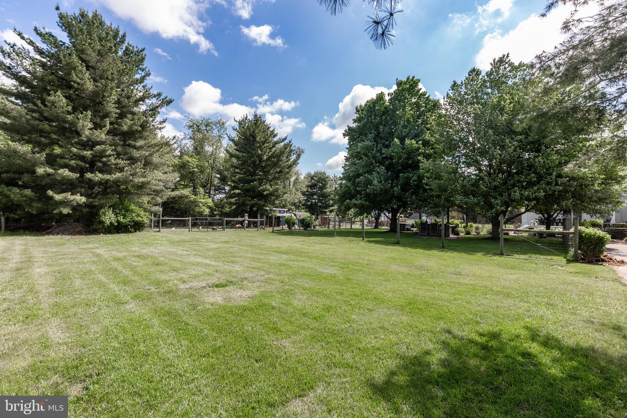 VILLAGE GREEN ESTATES - Residential