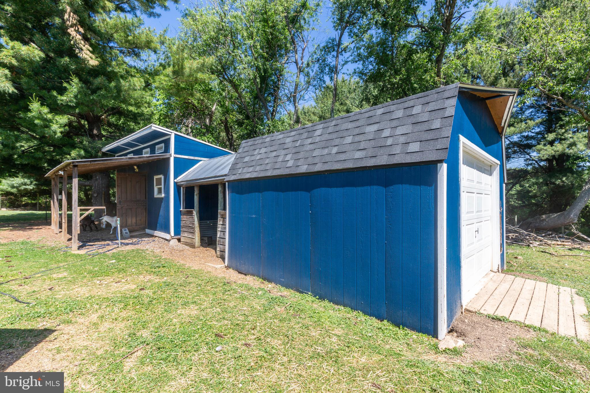 VILLAGE GREEN ESTATES - Residential