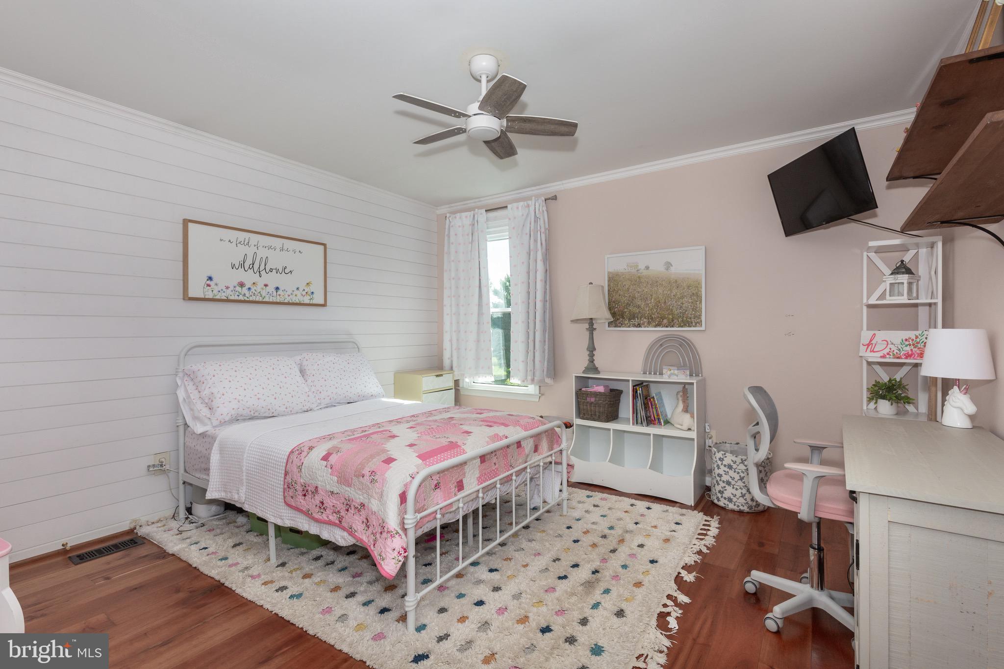 VILLAGE GREEN ESTATES - Residential