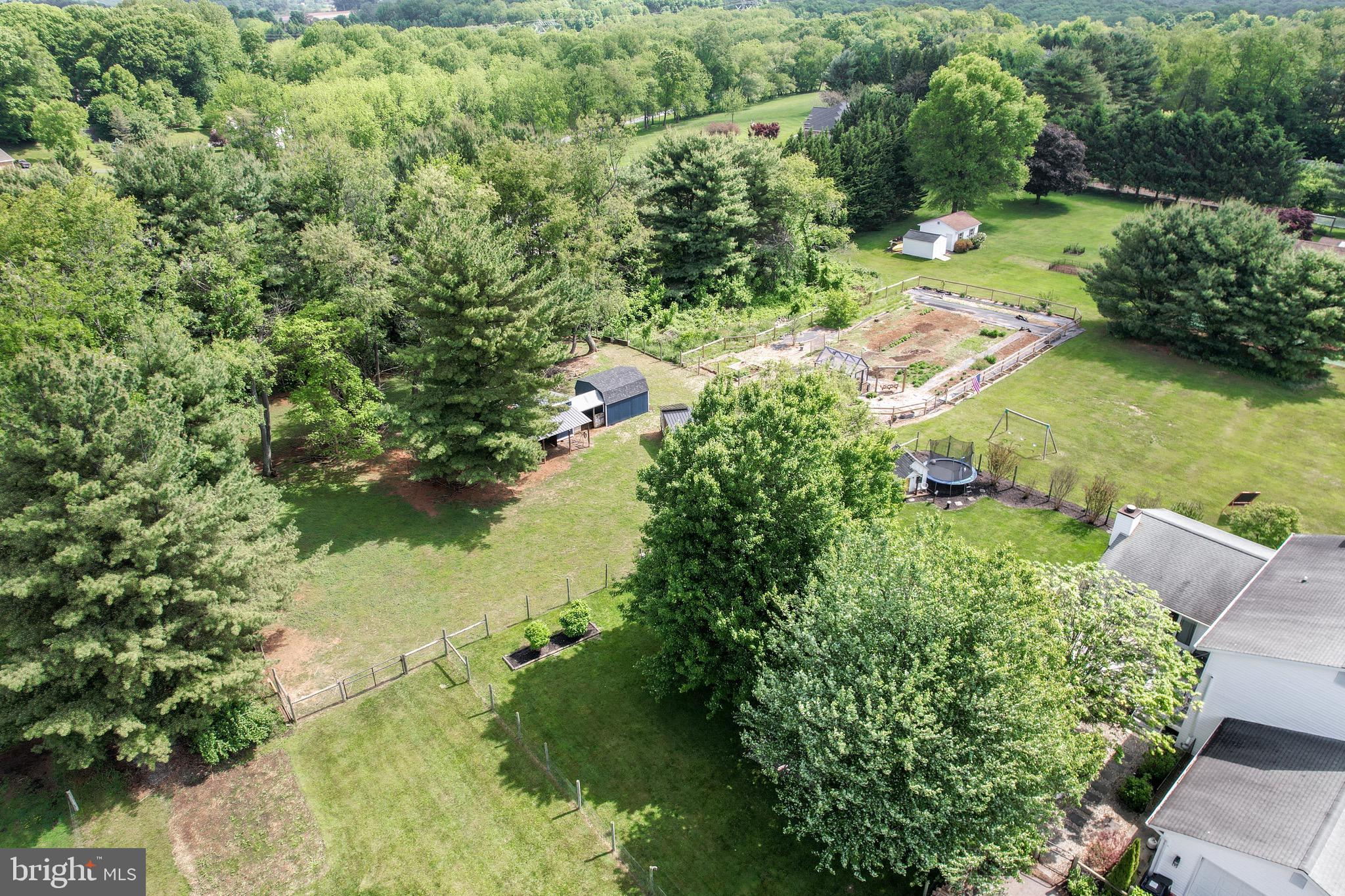 VILLAGE GREEN ESTATES - Residential