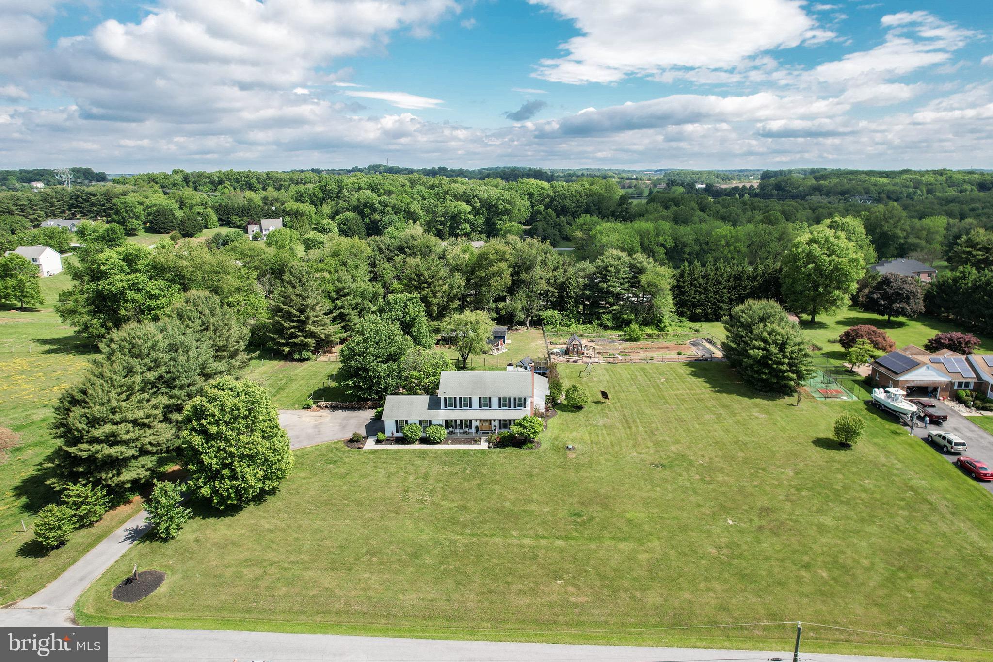 VILLAGE GREEN ESTATES - Residential