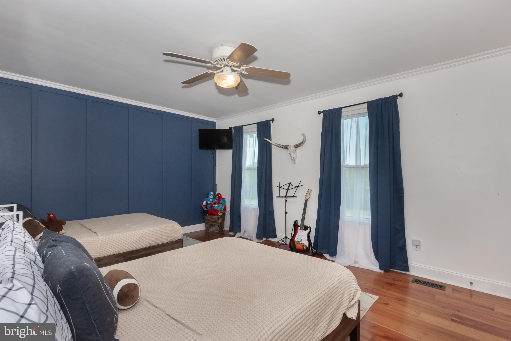 VILLAGE GREEN ESTATES - Residential