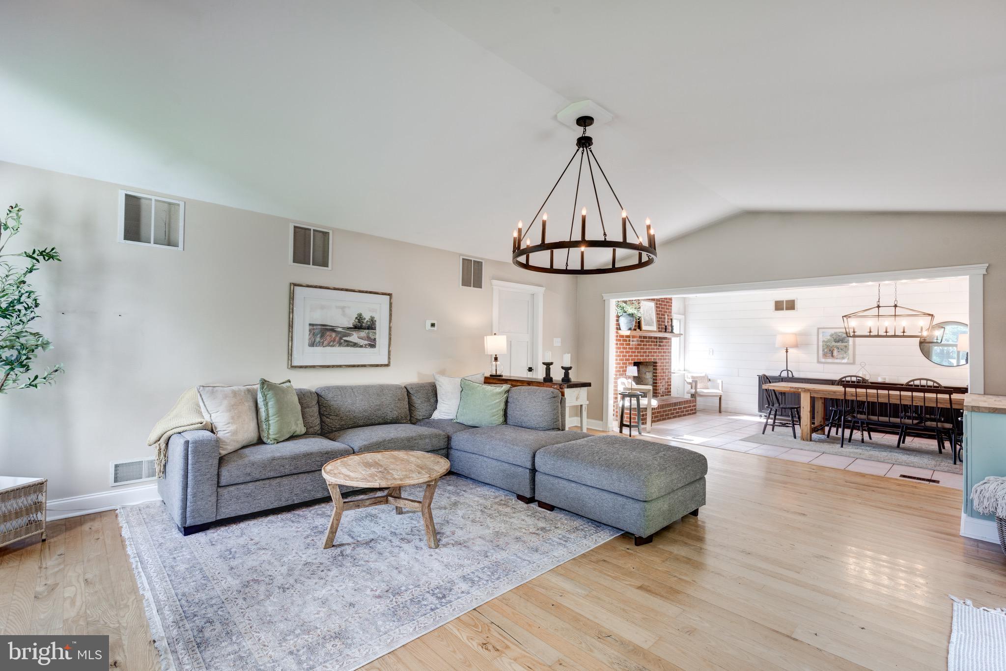 VILLAGE GREEN ESTATES - Residential