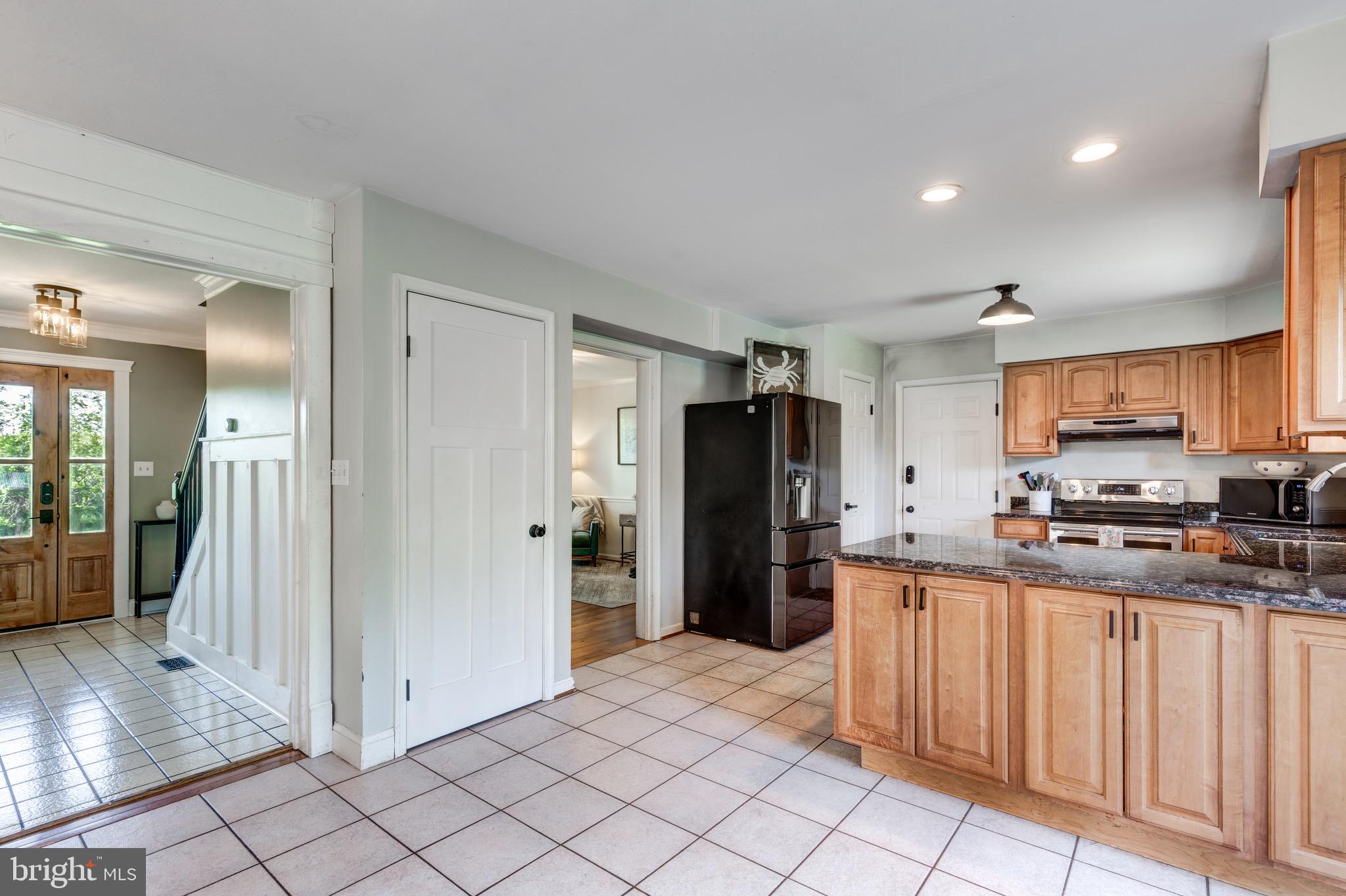 VILLAGE GREEN ESTATES - Residential