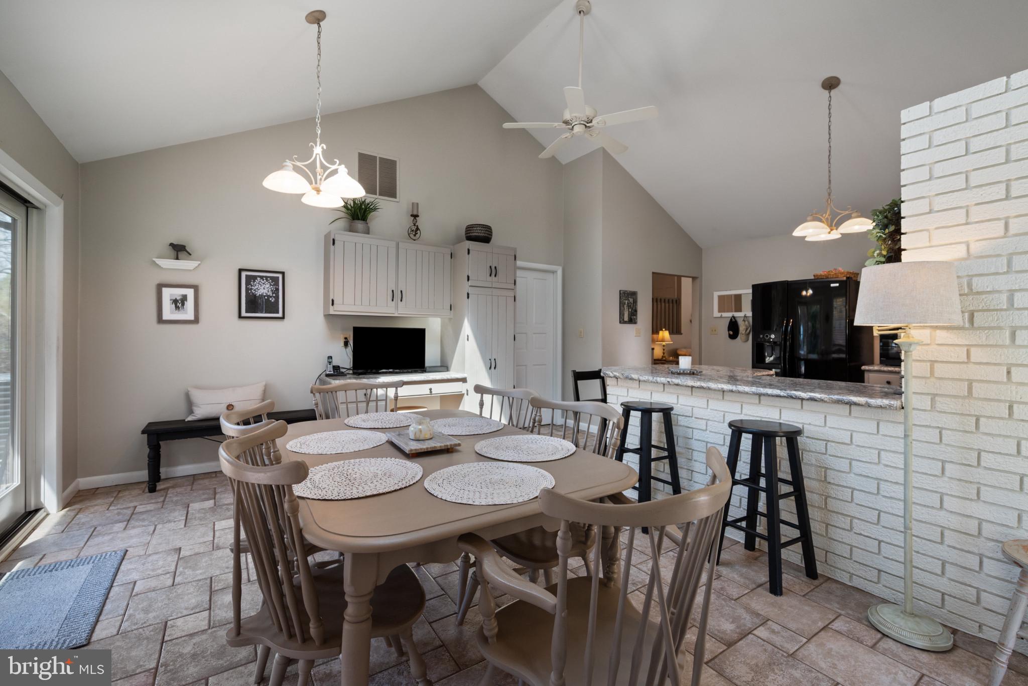 ORCHARD LAKES - Residential