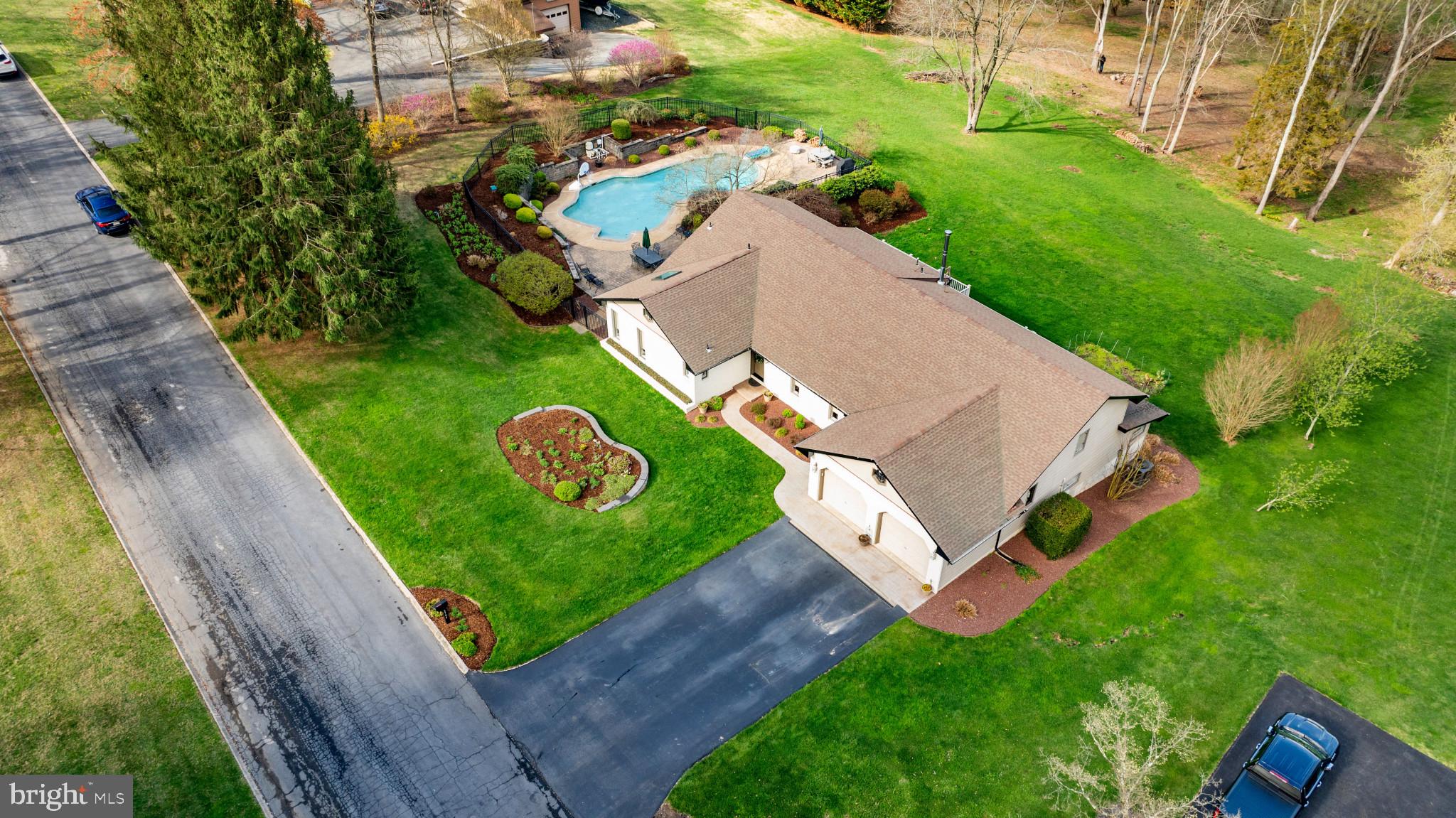 ORCHARD LAKES - Residential