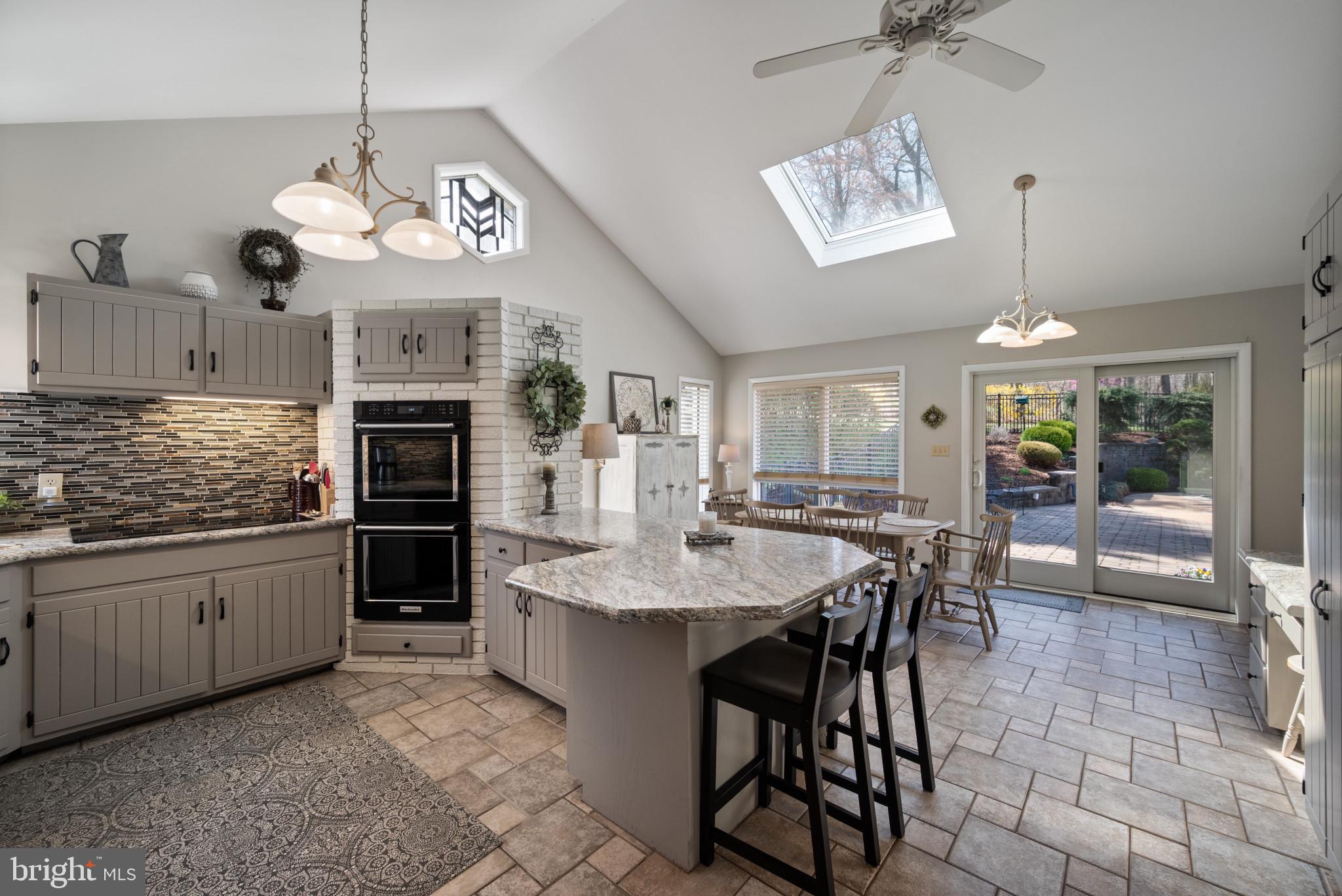 ORCHARD LAKES - Residential