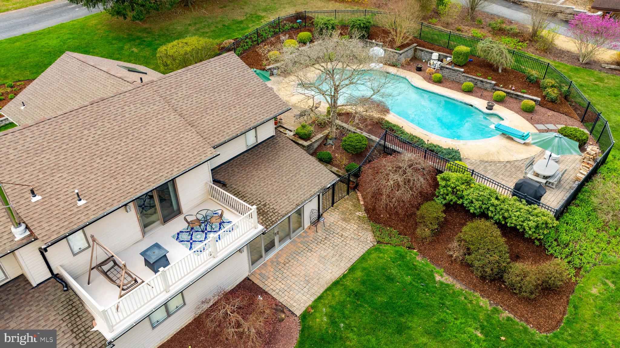 ORCHARD LAKES - Residential