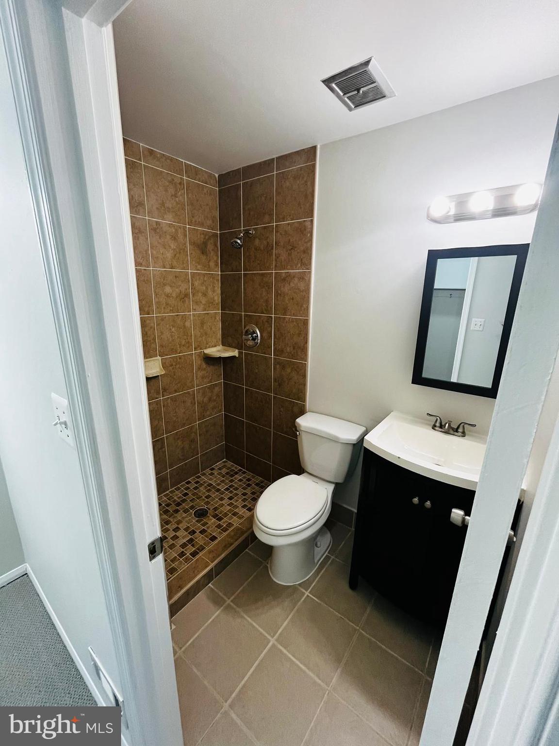 STRATHMEADE SQUARE - Residential Lease
