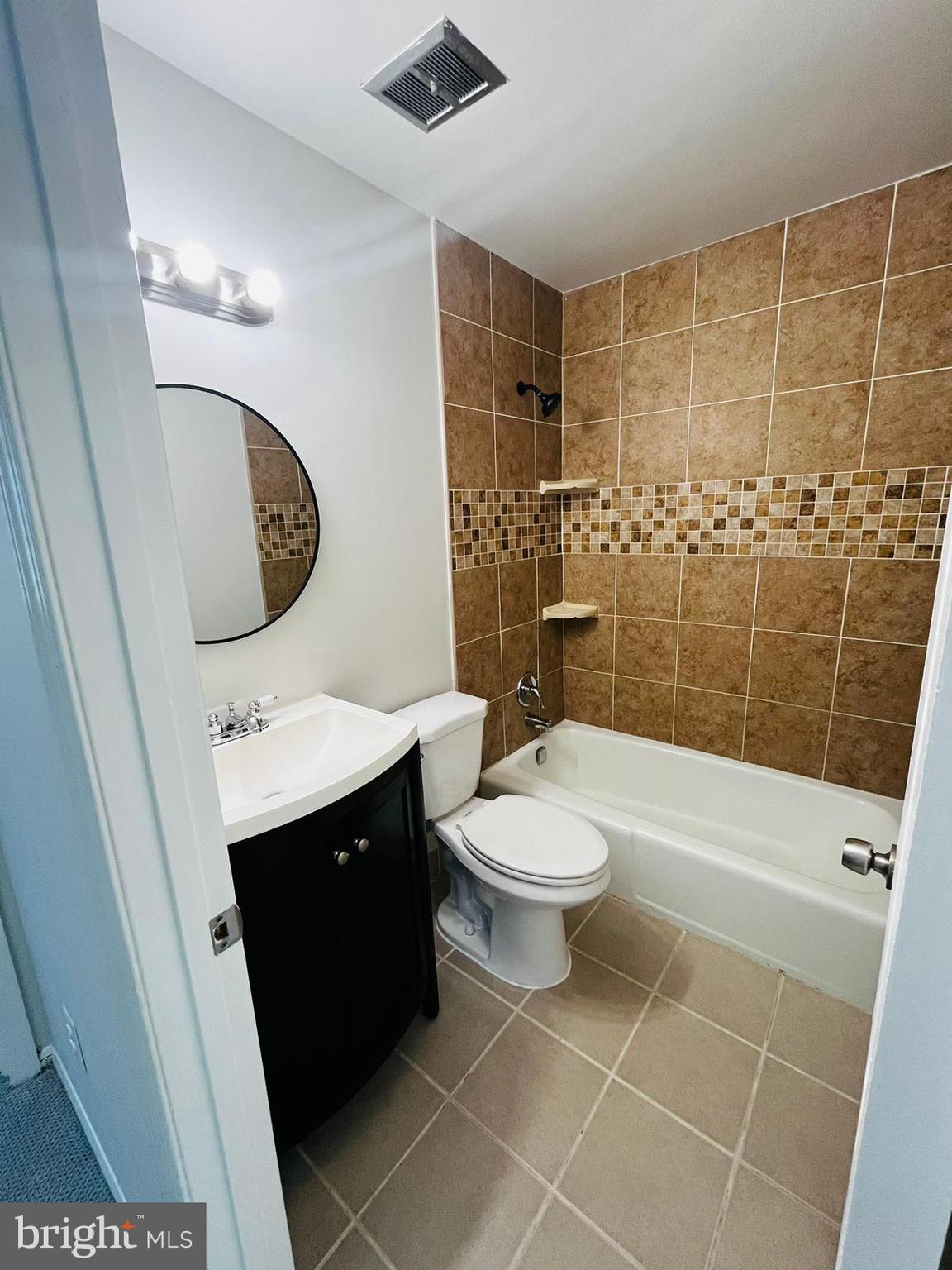 STRATHMEADE SQUARE - Residential Lease