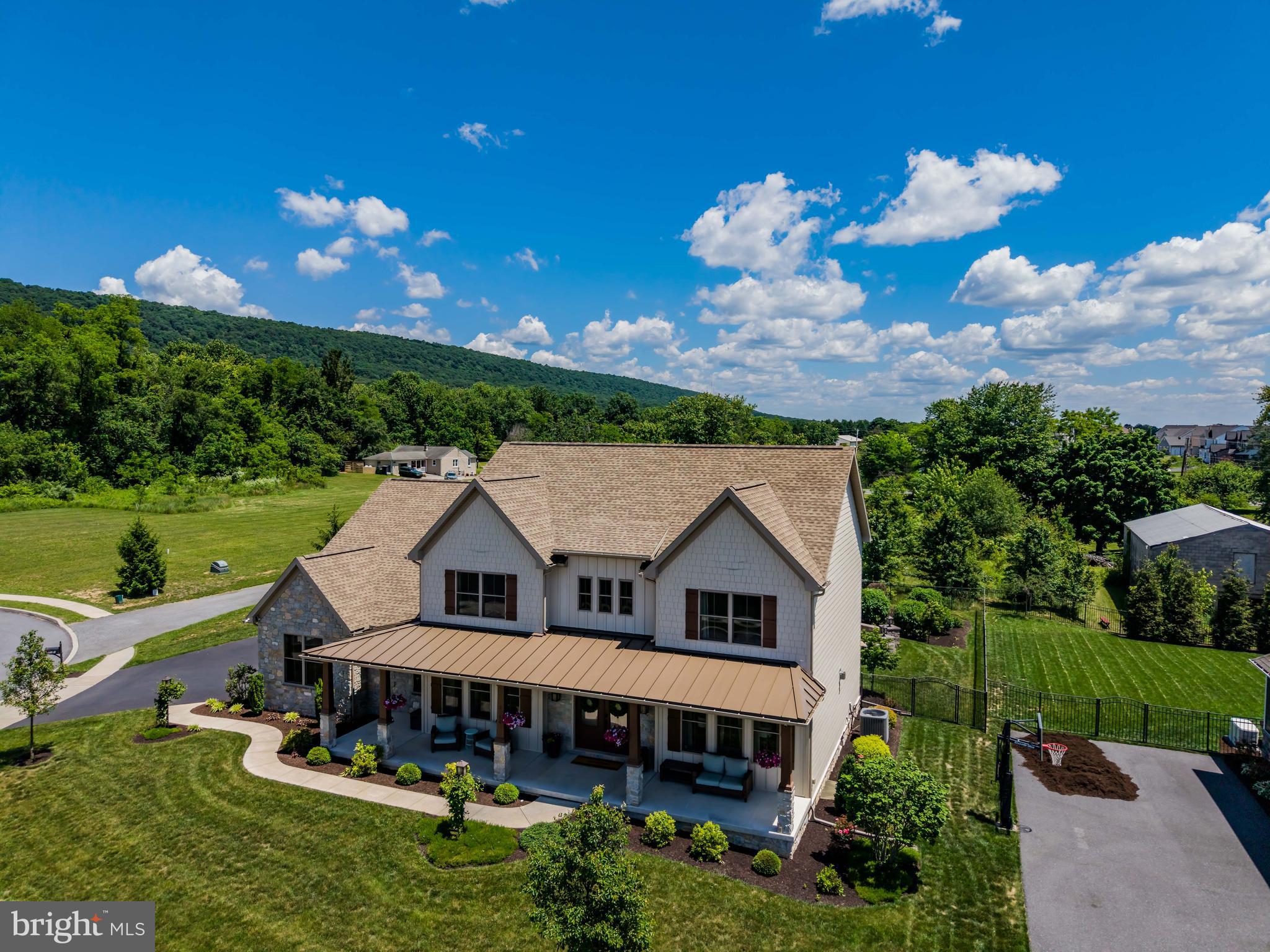 AVERY GLEN - Residential