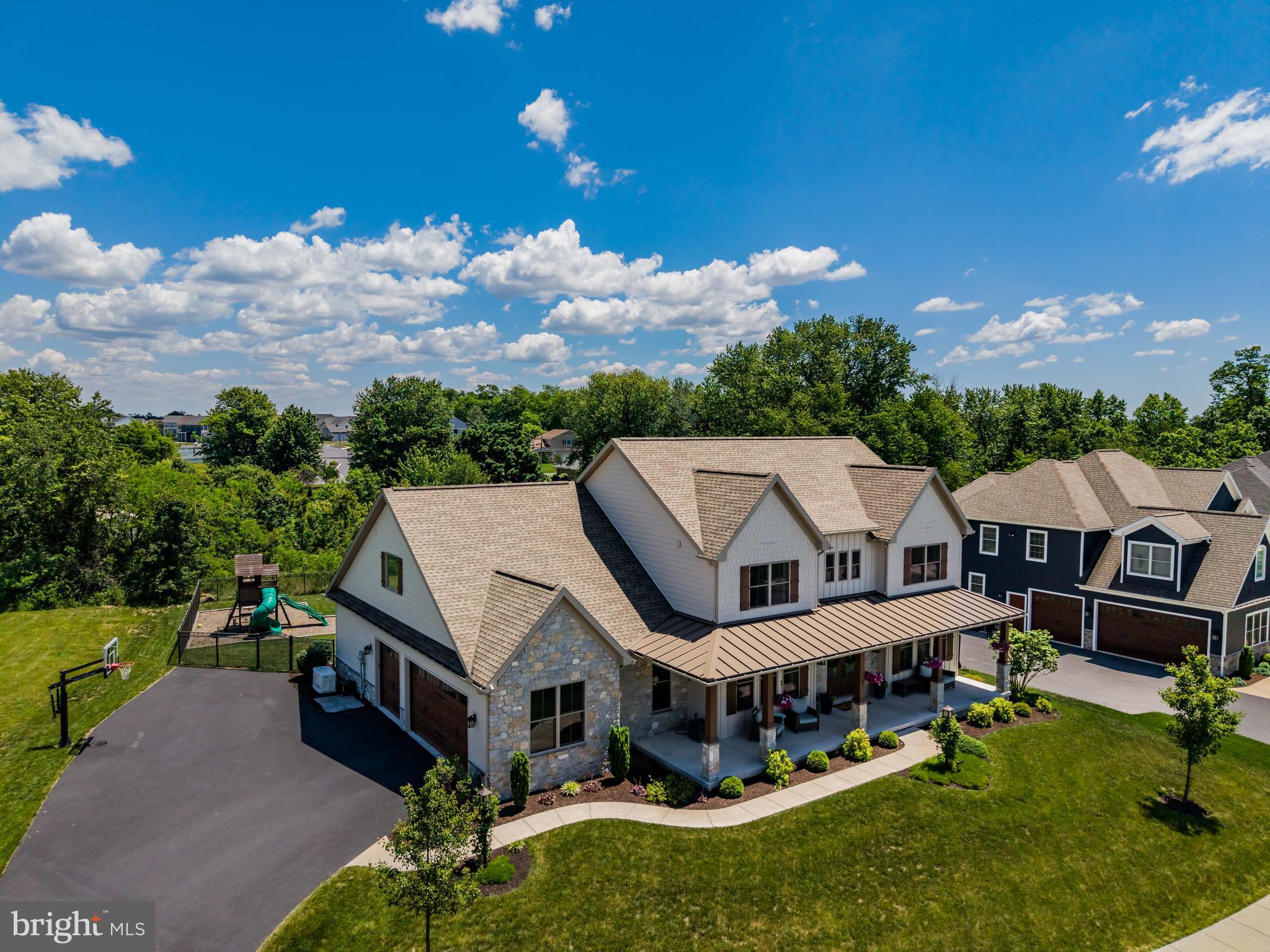 AVERY GLEN - Residential