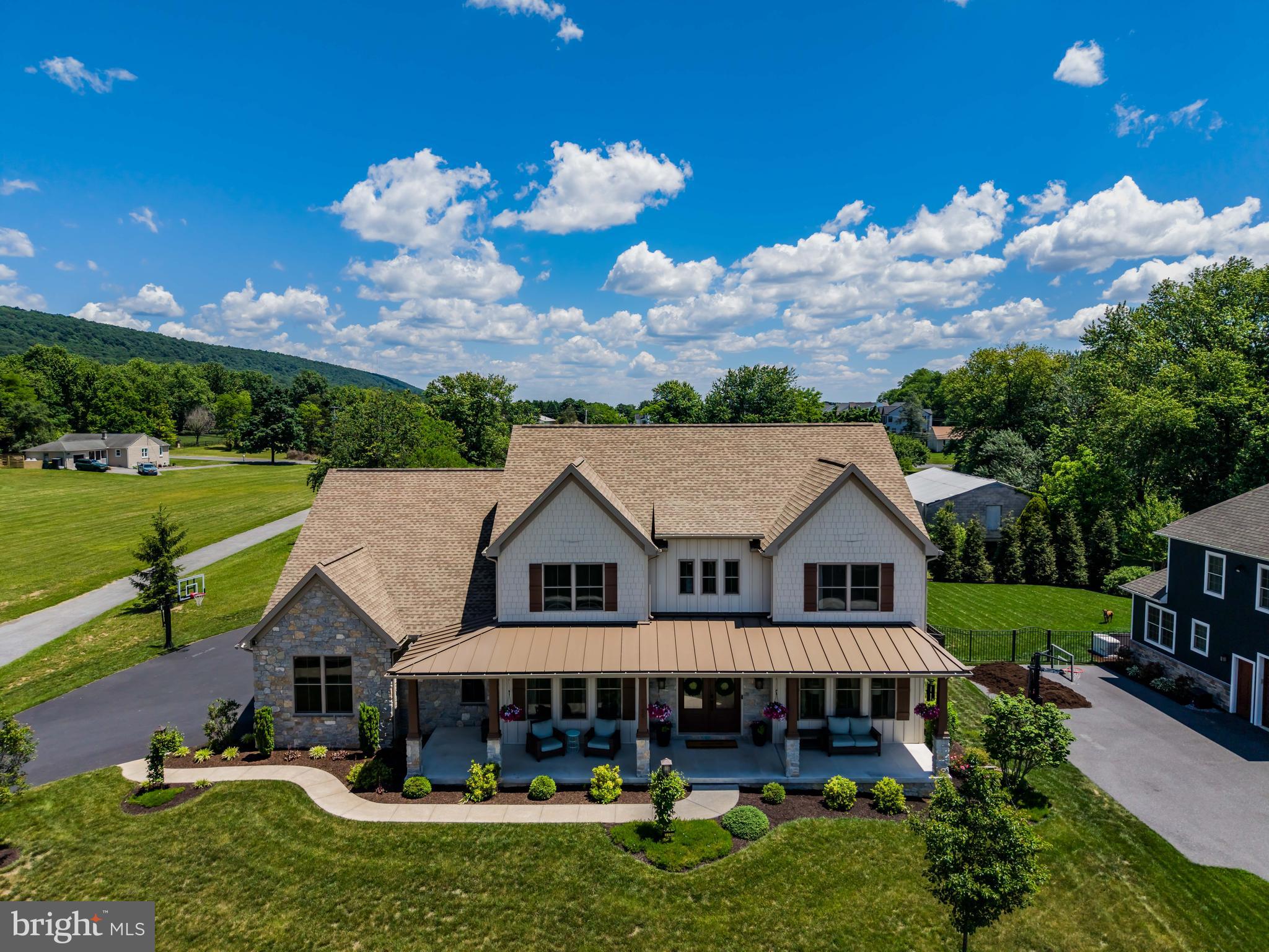 AVERY GLEN - Residential