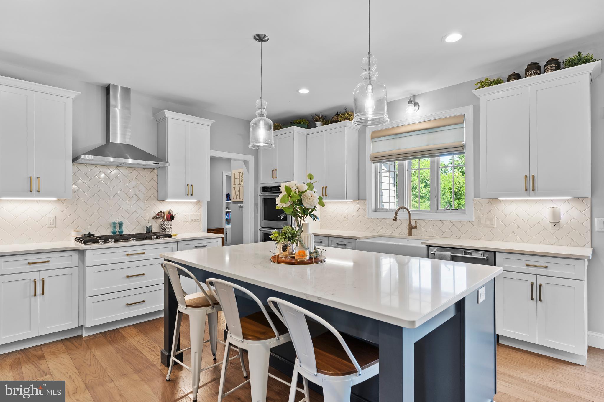 AVERY GLEN - Residential