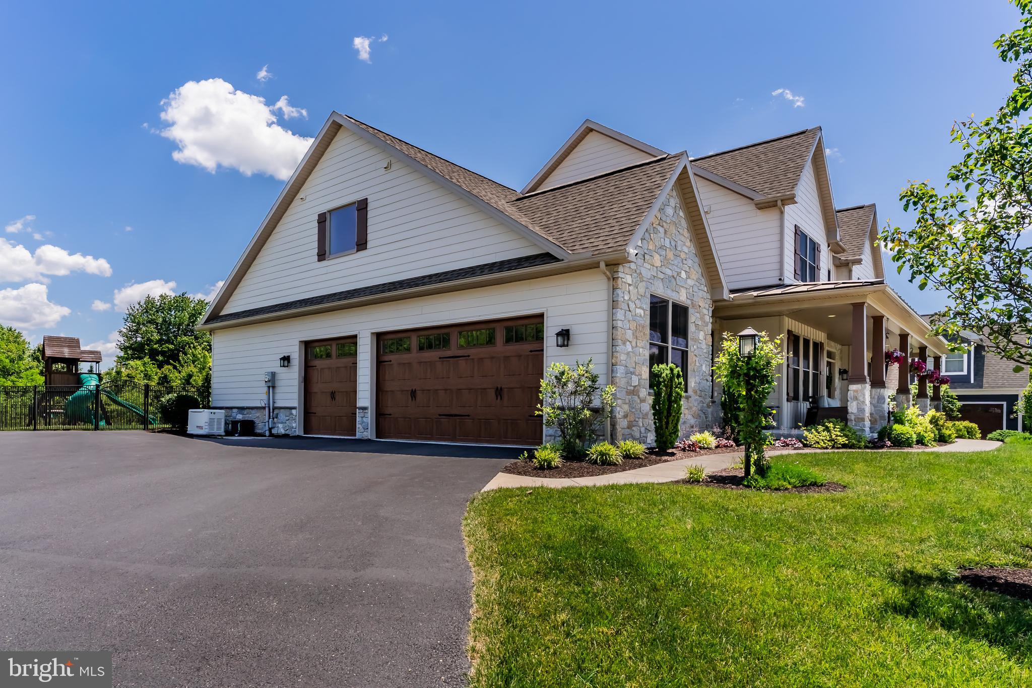 AVERY GLEN - Residential