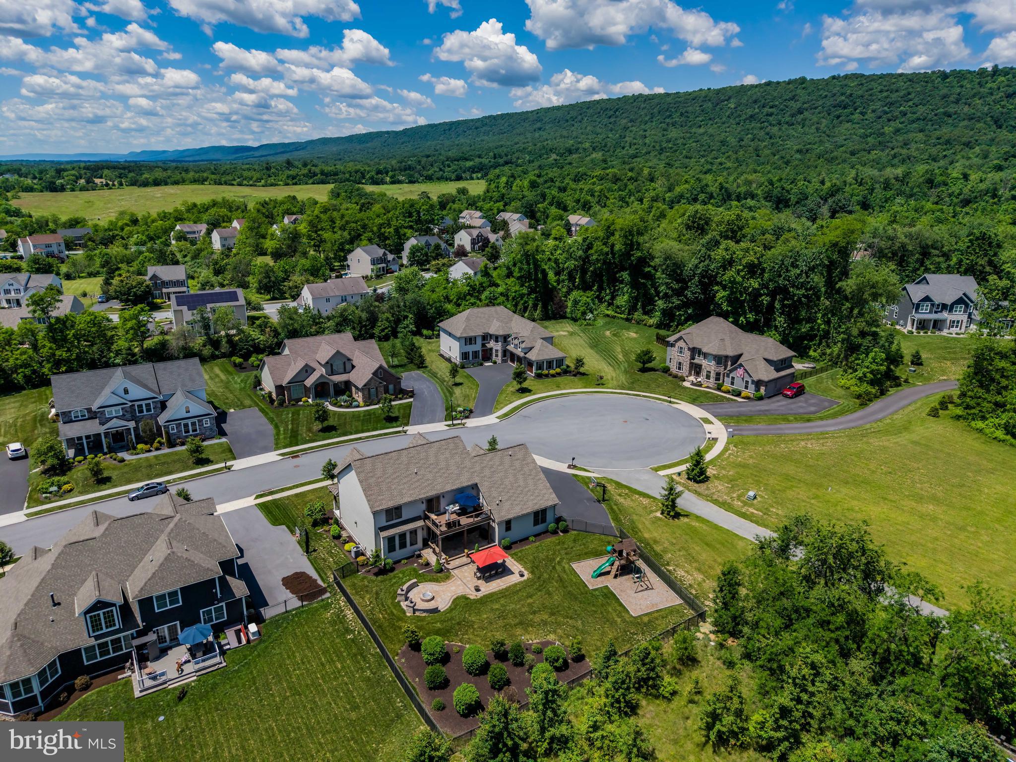 AVERY GLEN - Residential