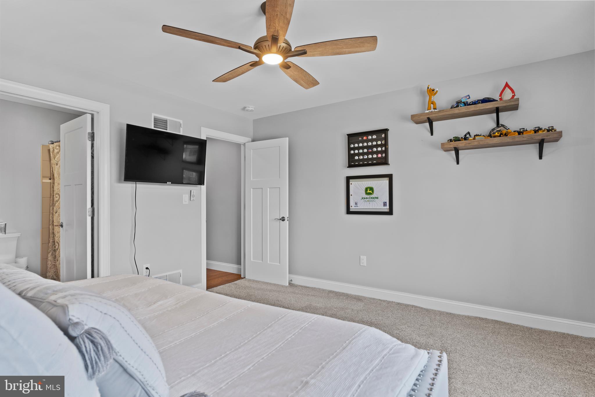 AVERY GLEN - Residential