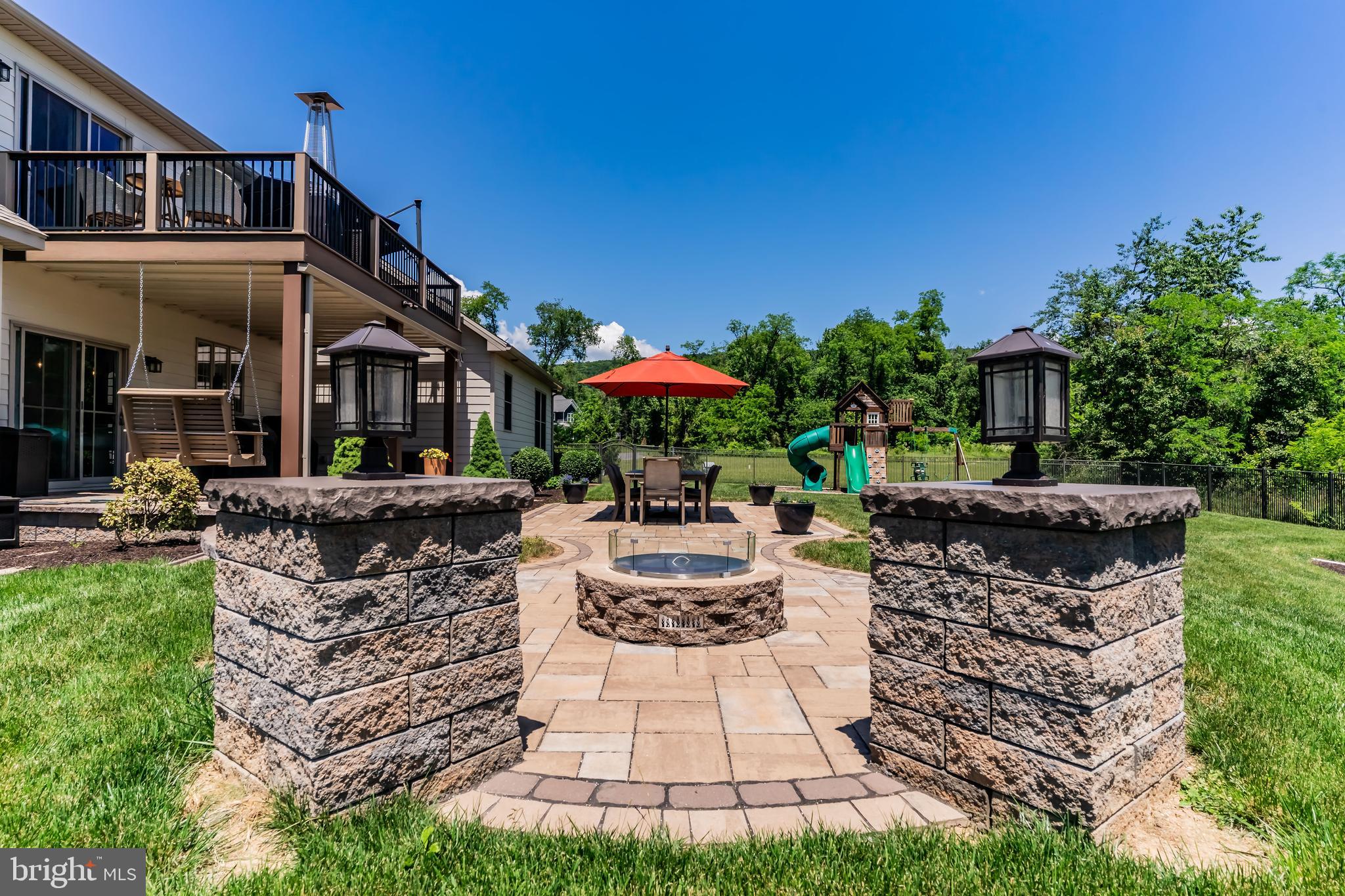 AVERY GLEN - Residential
