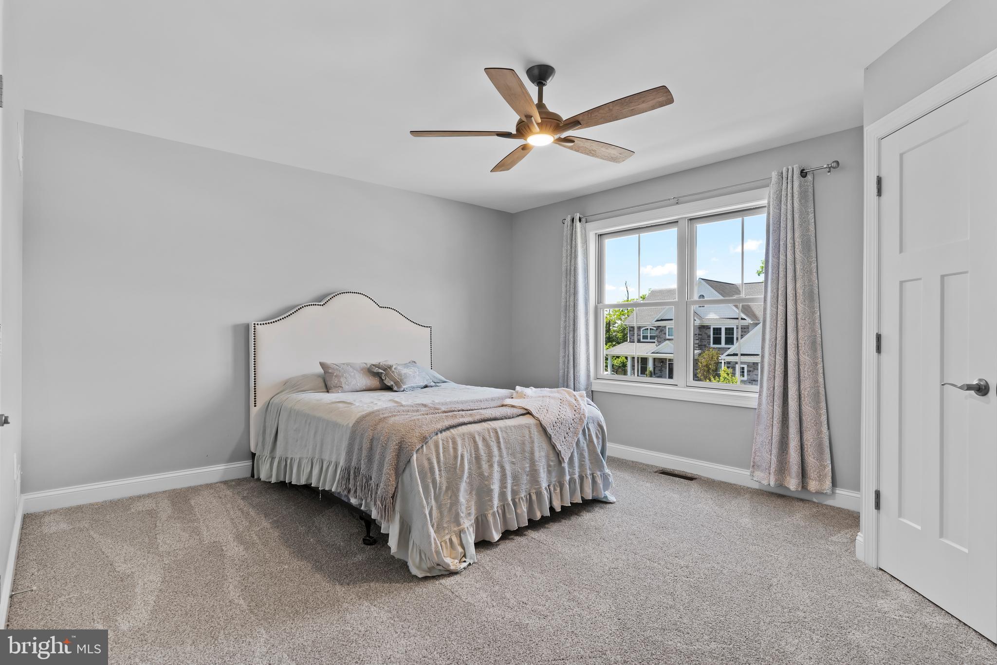 AVERY GLEN - Residential
