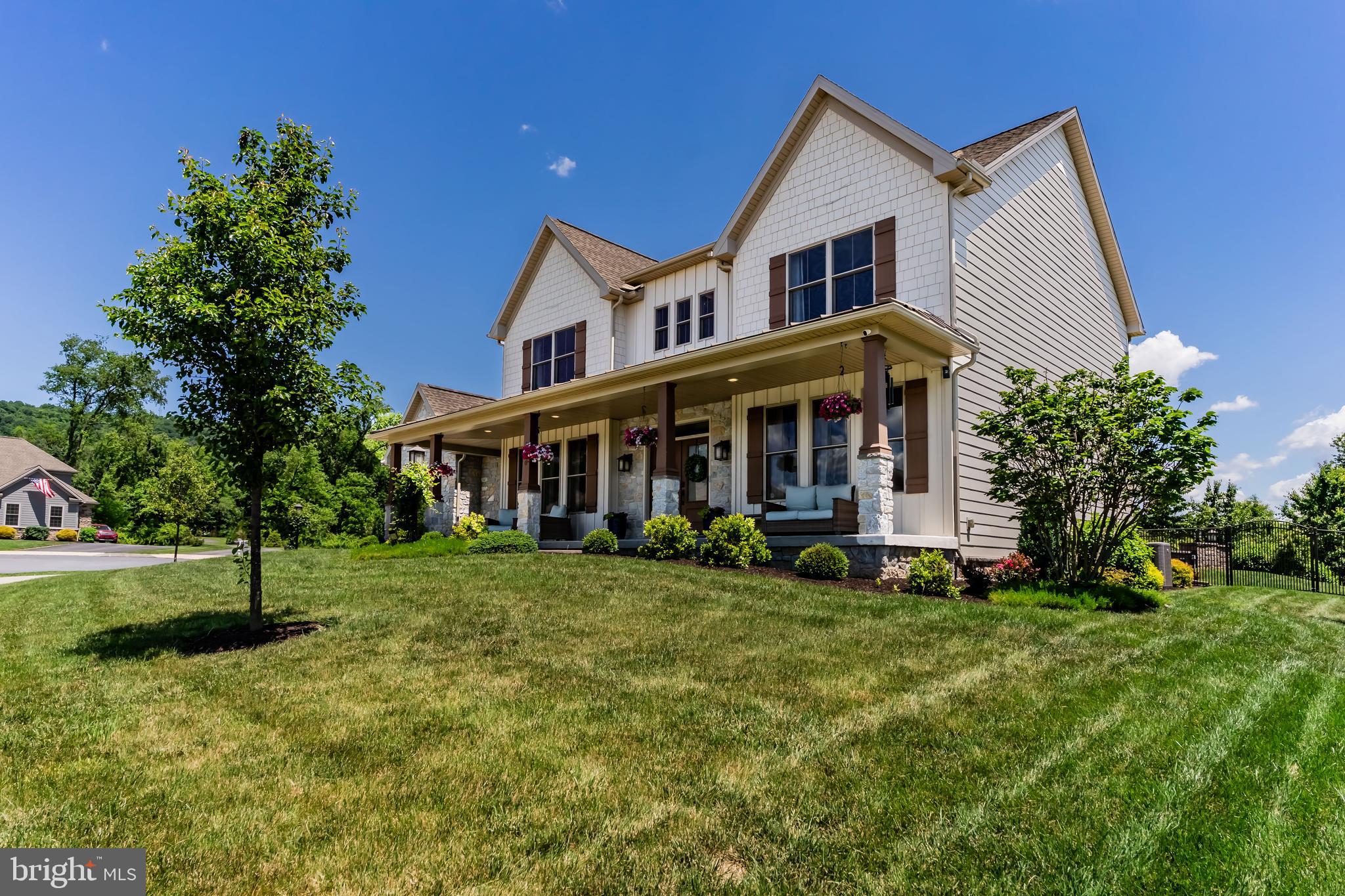 AVERY GLEN - Residential