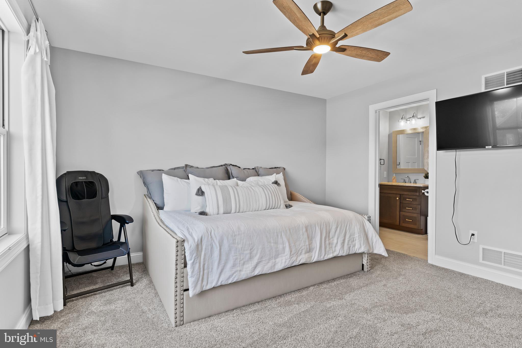AVERY GLEN - Residential