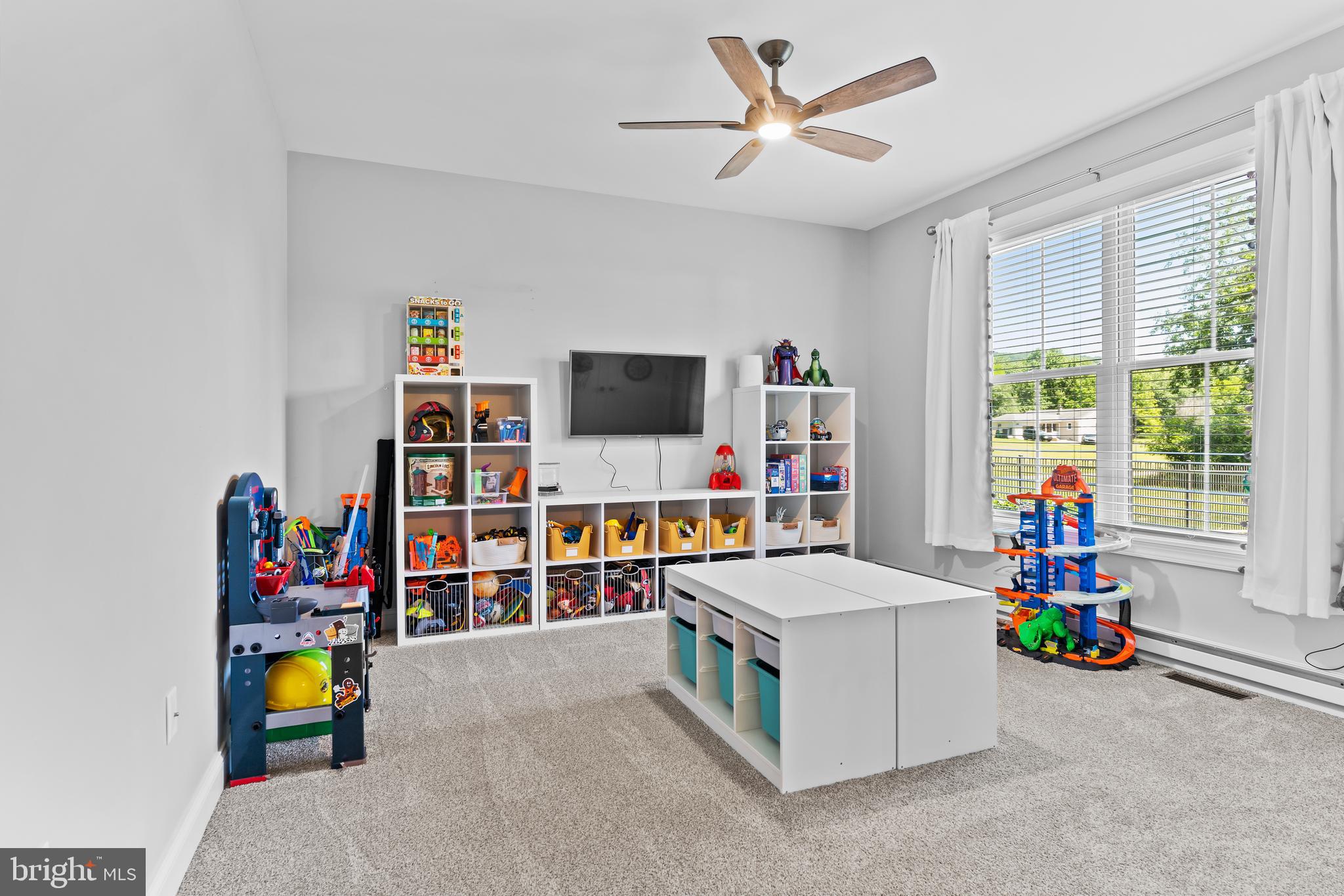AVERY GLEN - Residential