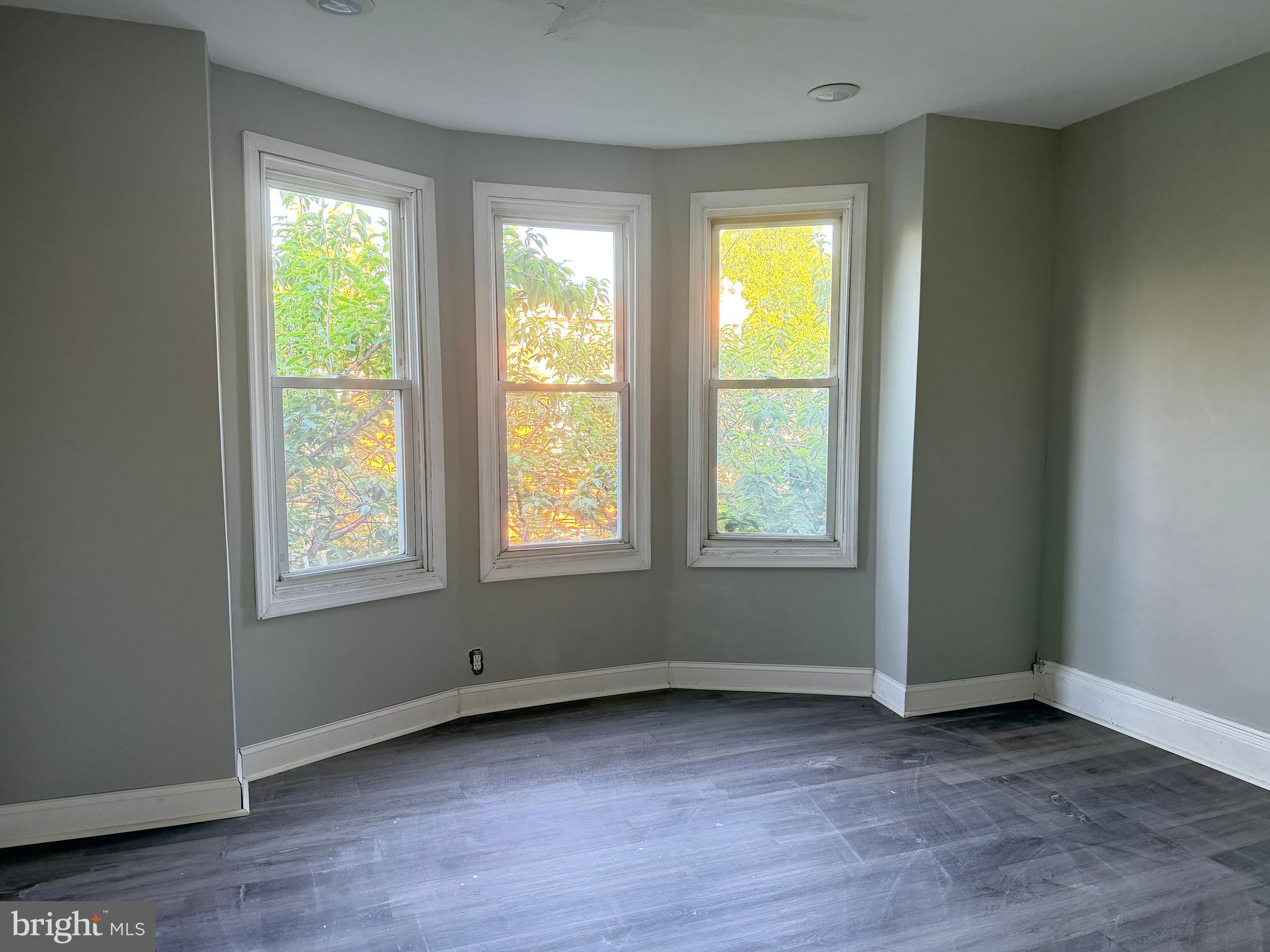 POINT BREEZE - Residential