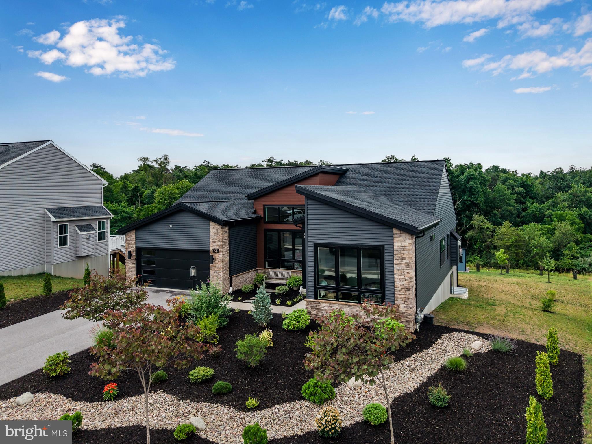 MOUNTAIN VIEW ESTATES - Residential