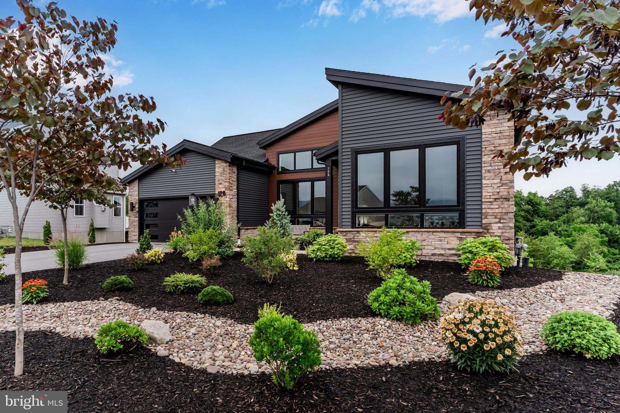 MOUNTAIN VIEW ESTATES - Residential