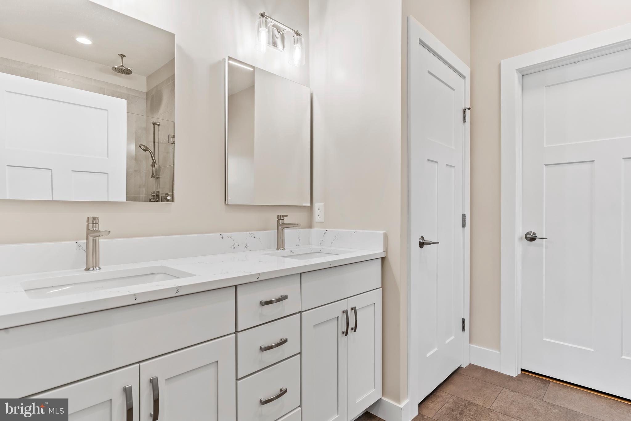 MOUNTAIN VIEW ESTATES - Residential