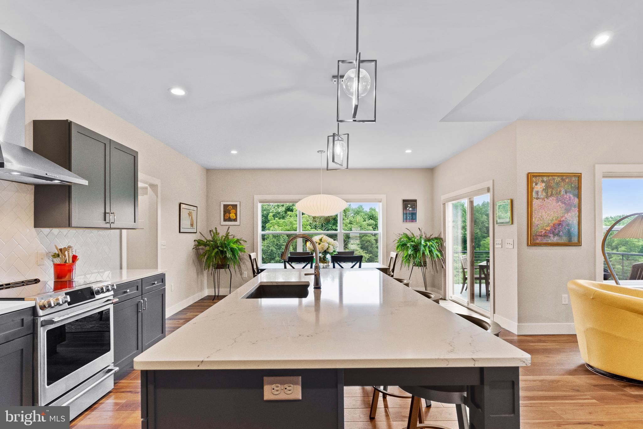 MOUNTAIN VIEW ESTATES - Residential