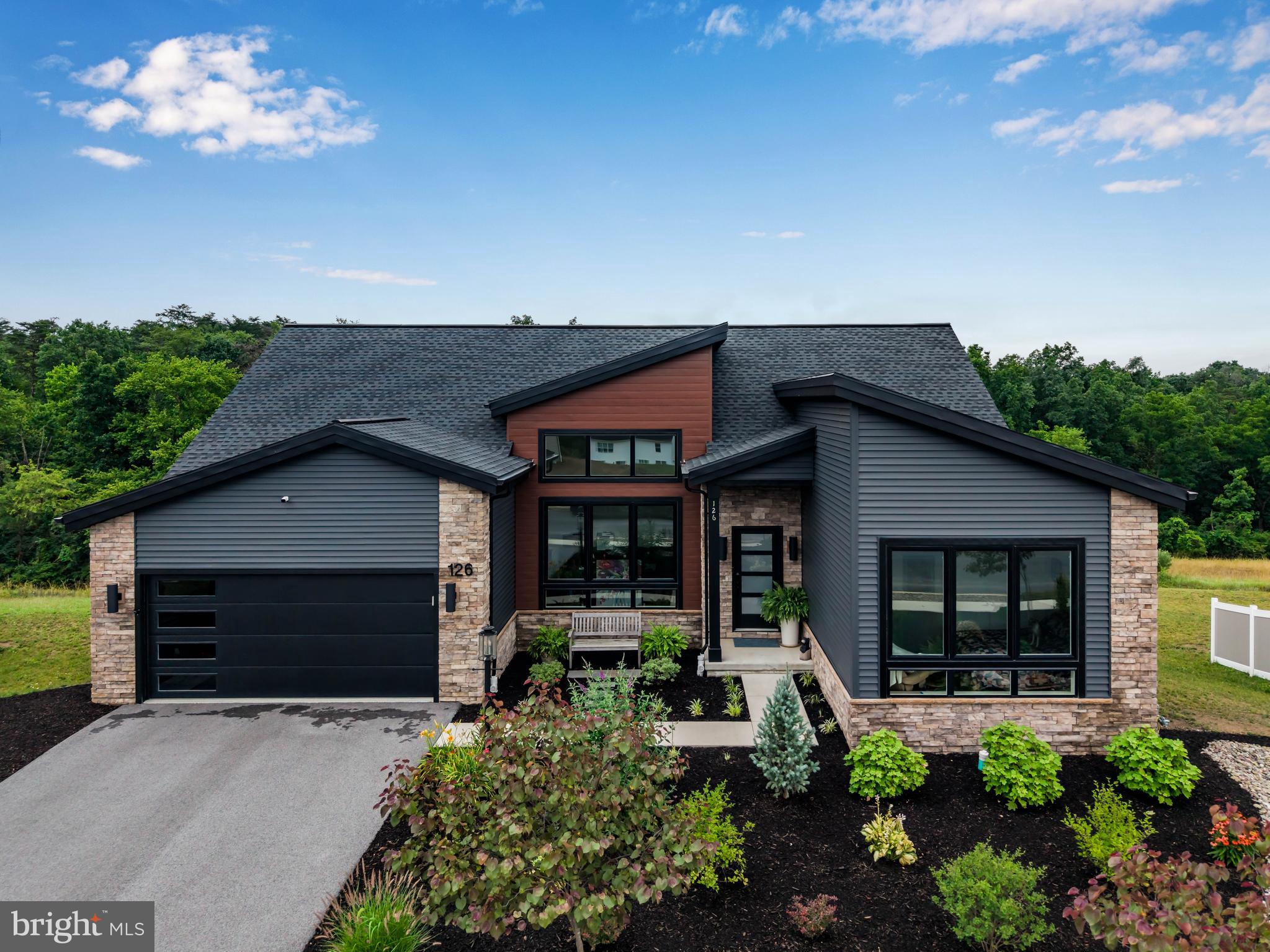 MOUNTAIN VIEW ESTATES - Residential
