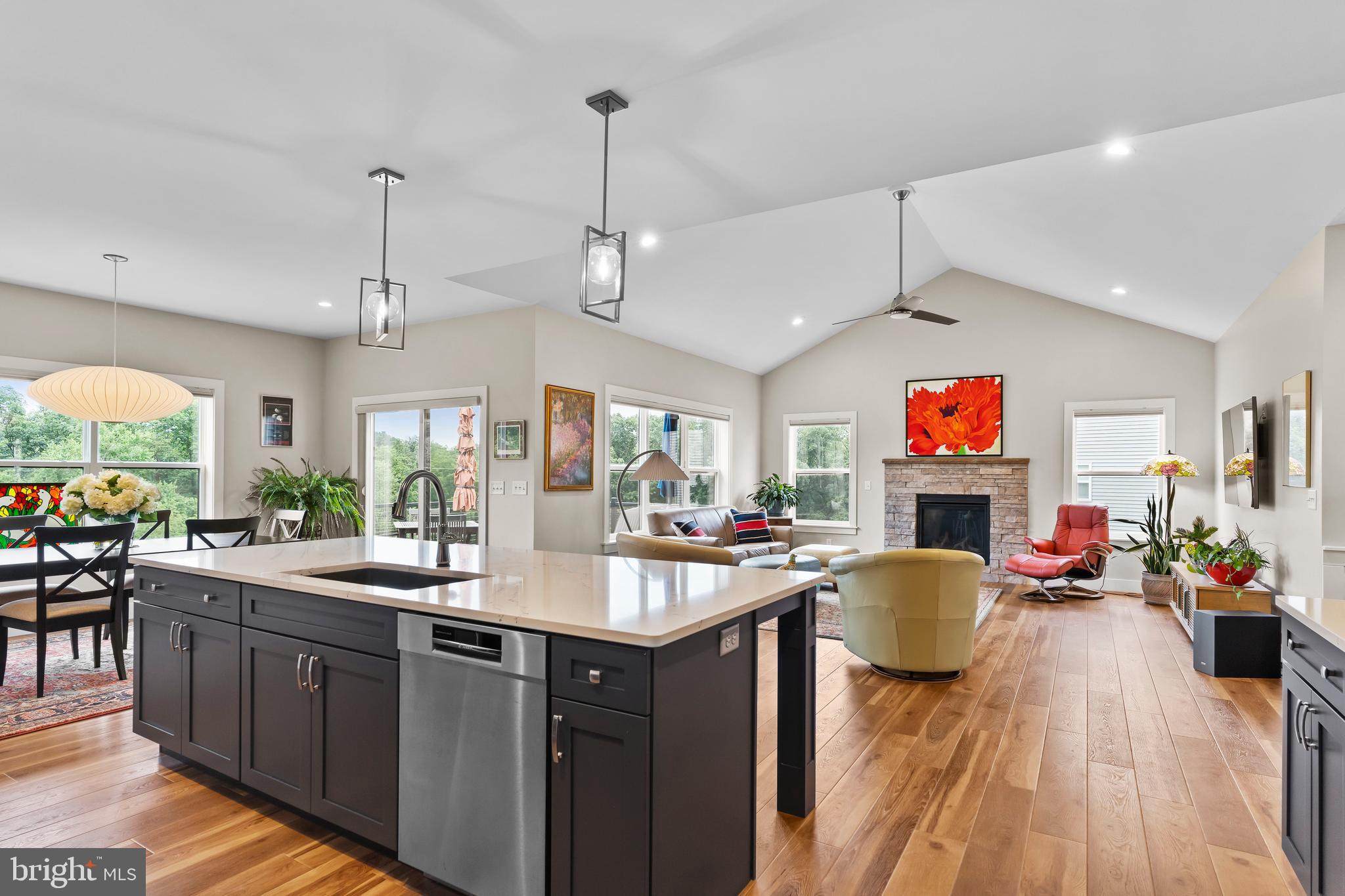 MOUNTAIN VIEW ESTATES - Residential