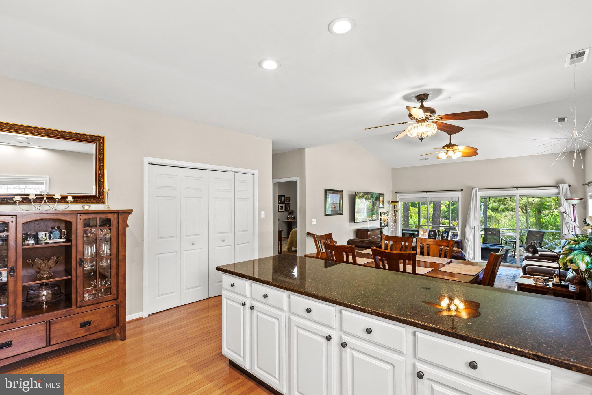 POTOMAC BEACH - Residential