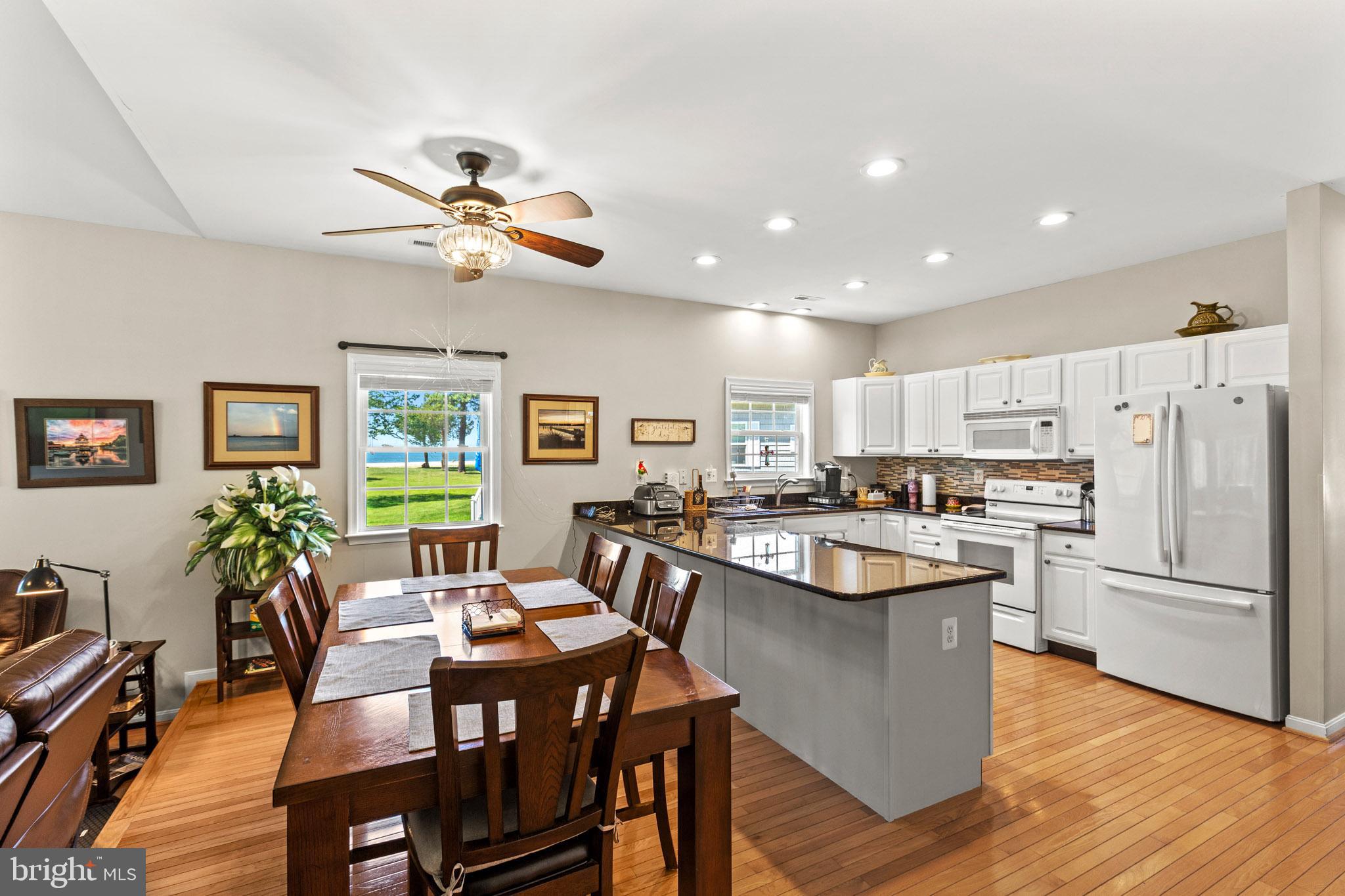 POTOMAC BEACH - Residential