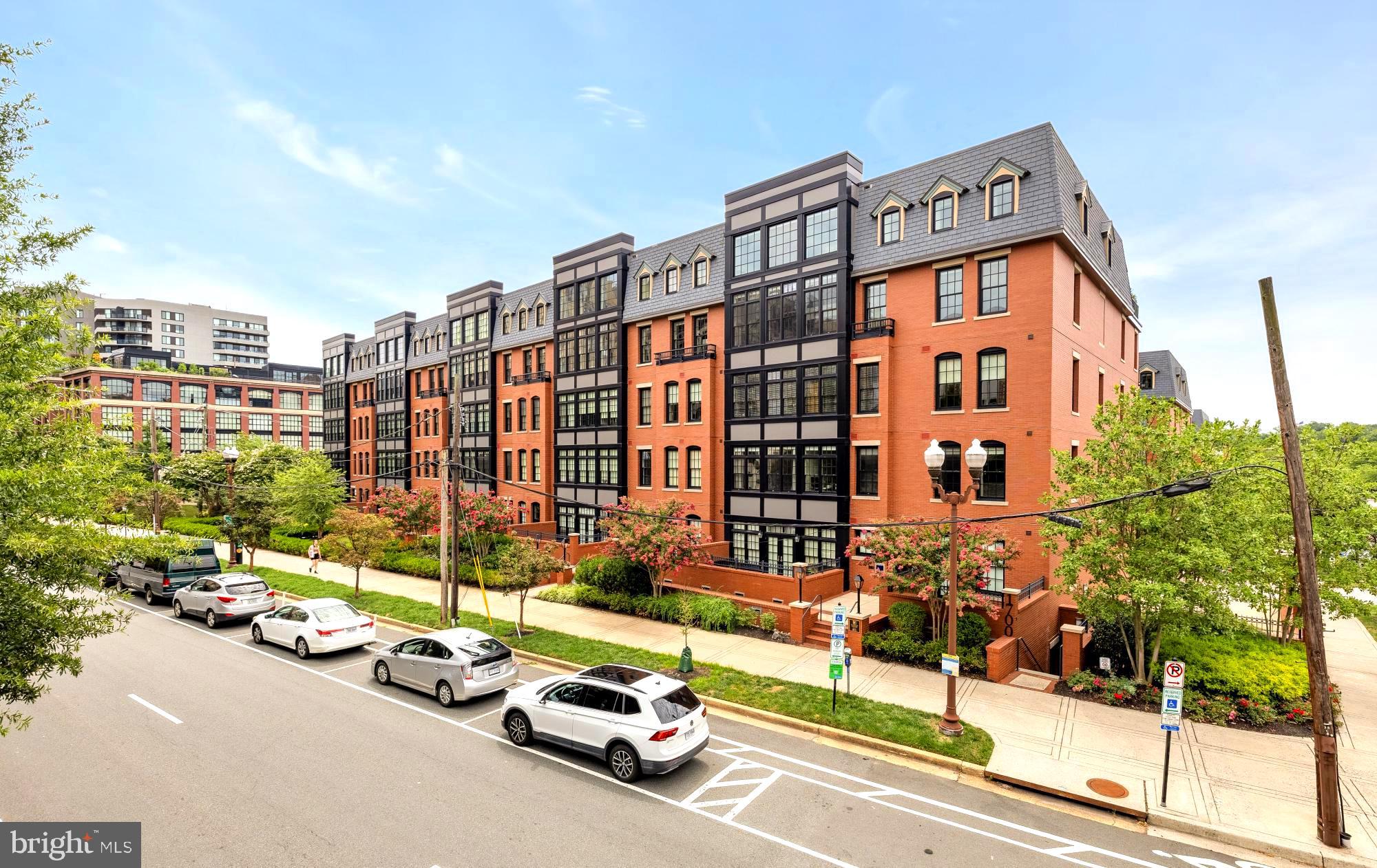 ROSSLYN - Residential
