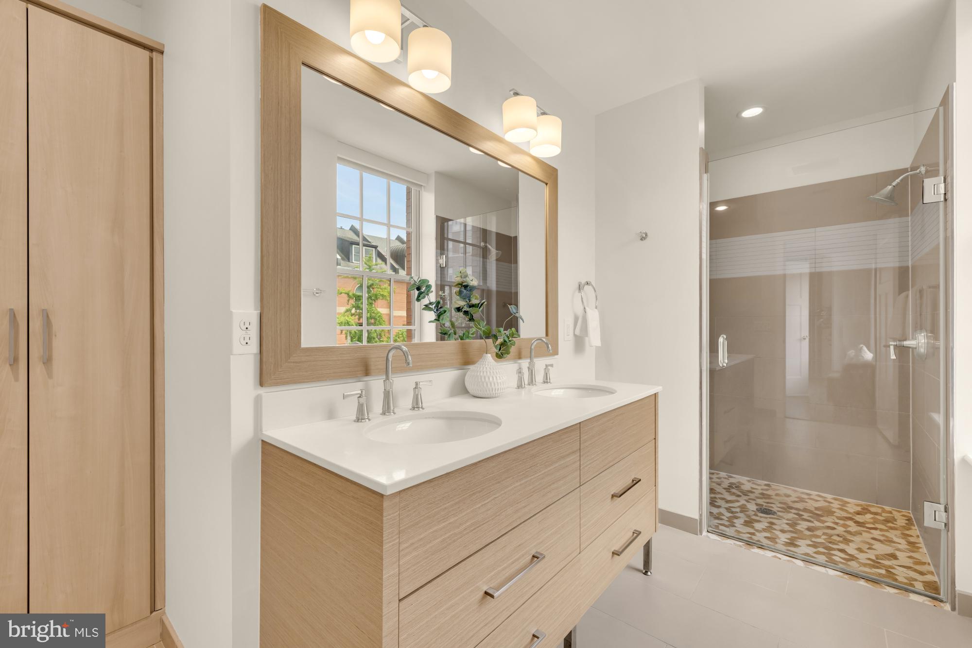 ROSSLYN - Residential