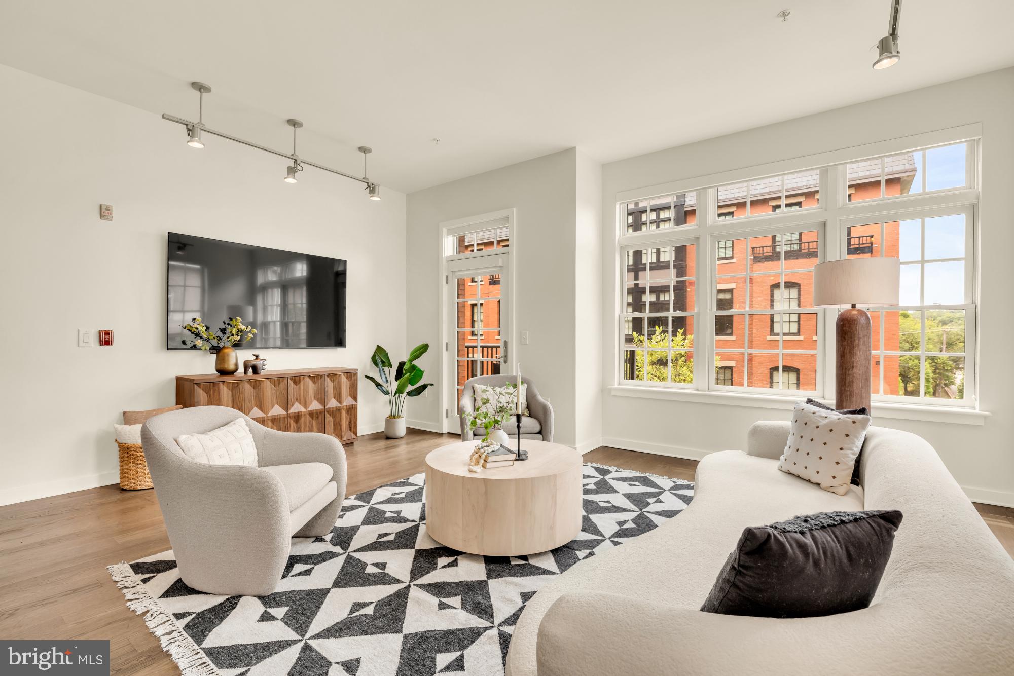 ROSSLYN - Residential