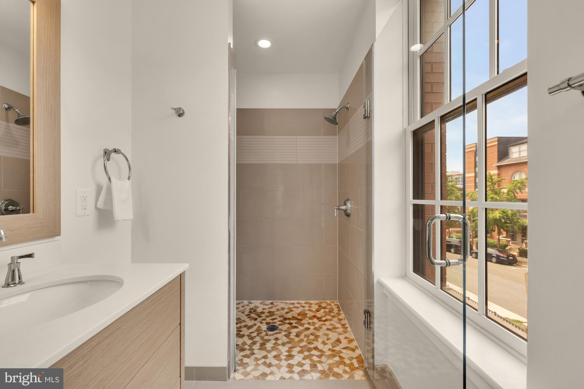 ROSSLYN - Residential