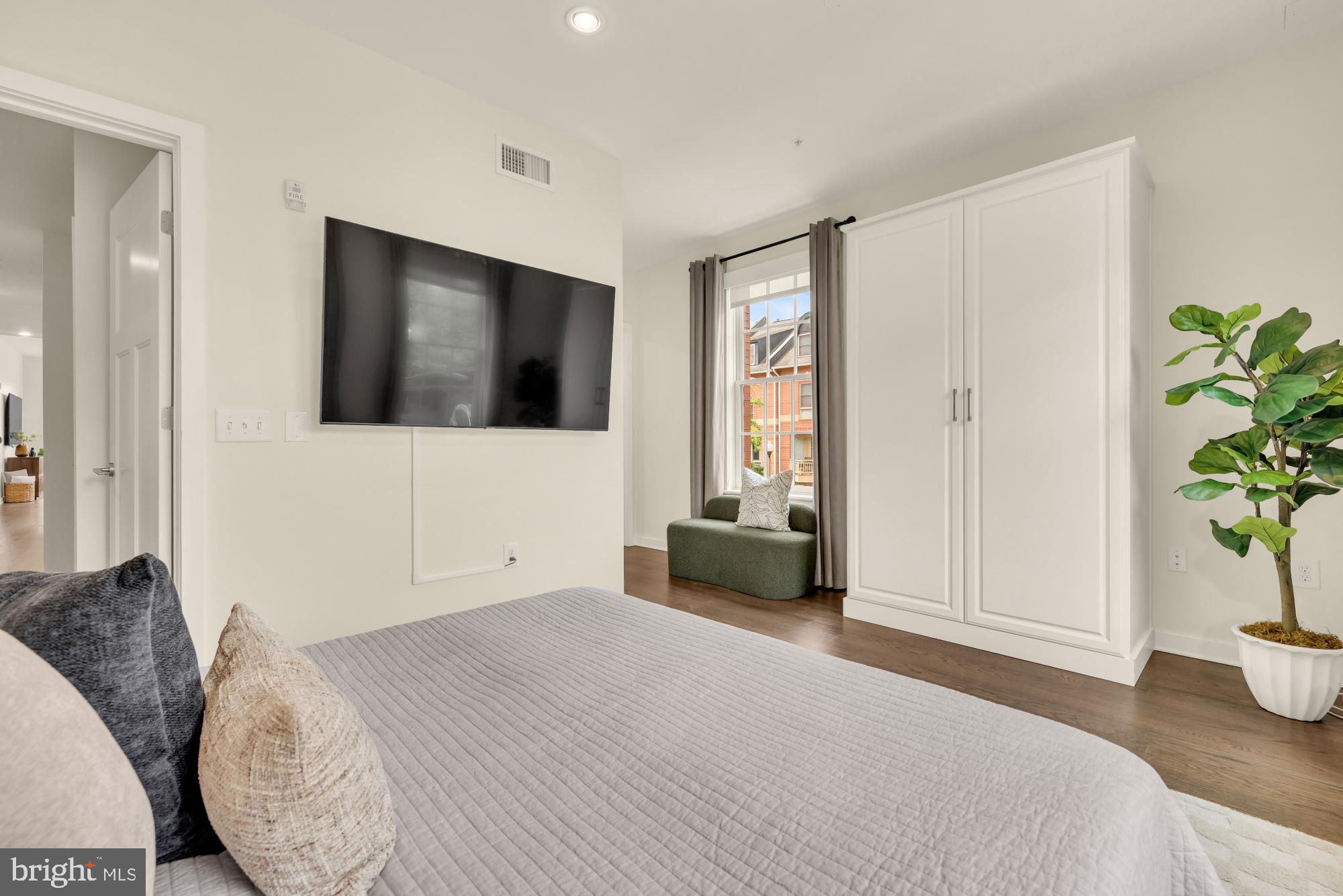 ROSSLYN - Residential