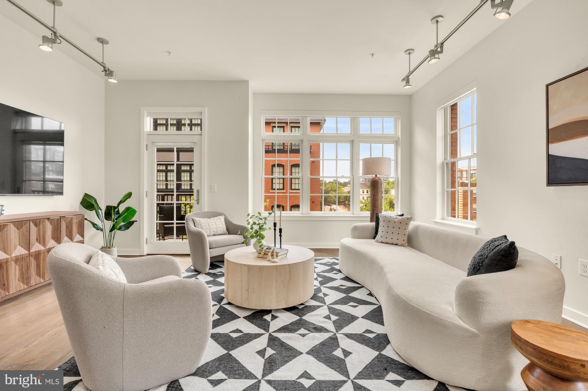 ROSSLYN - Residential